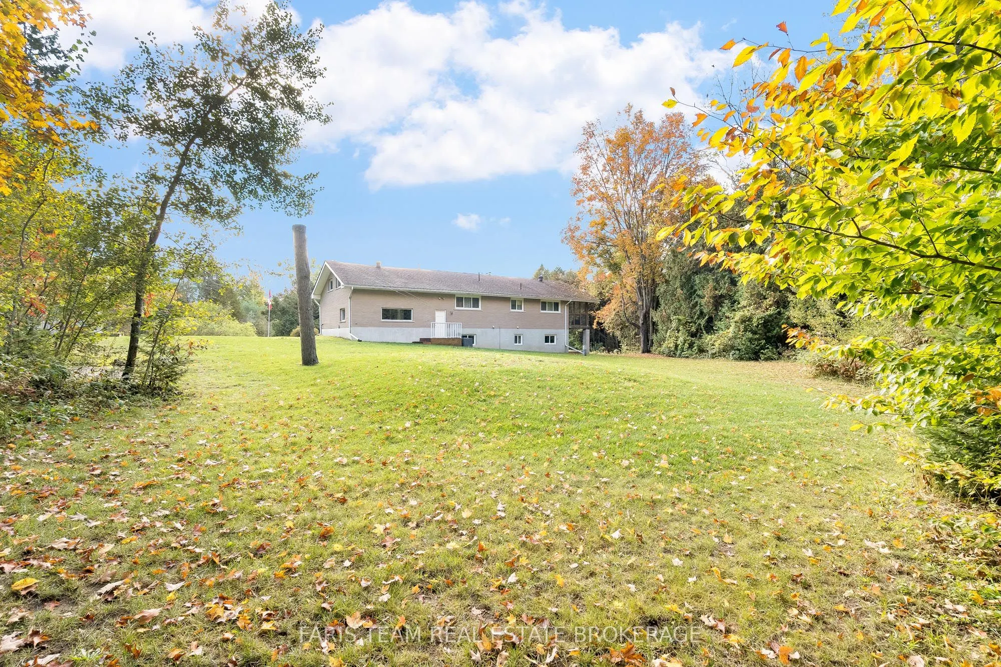 2826 Horseshoe Valley Road W
