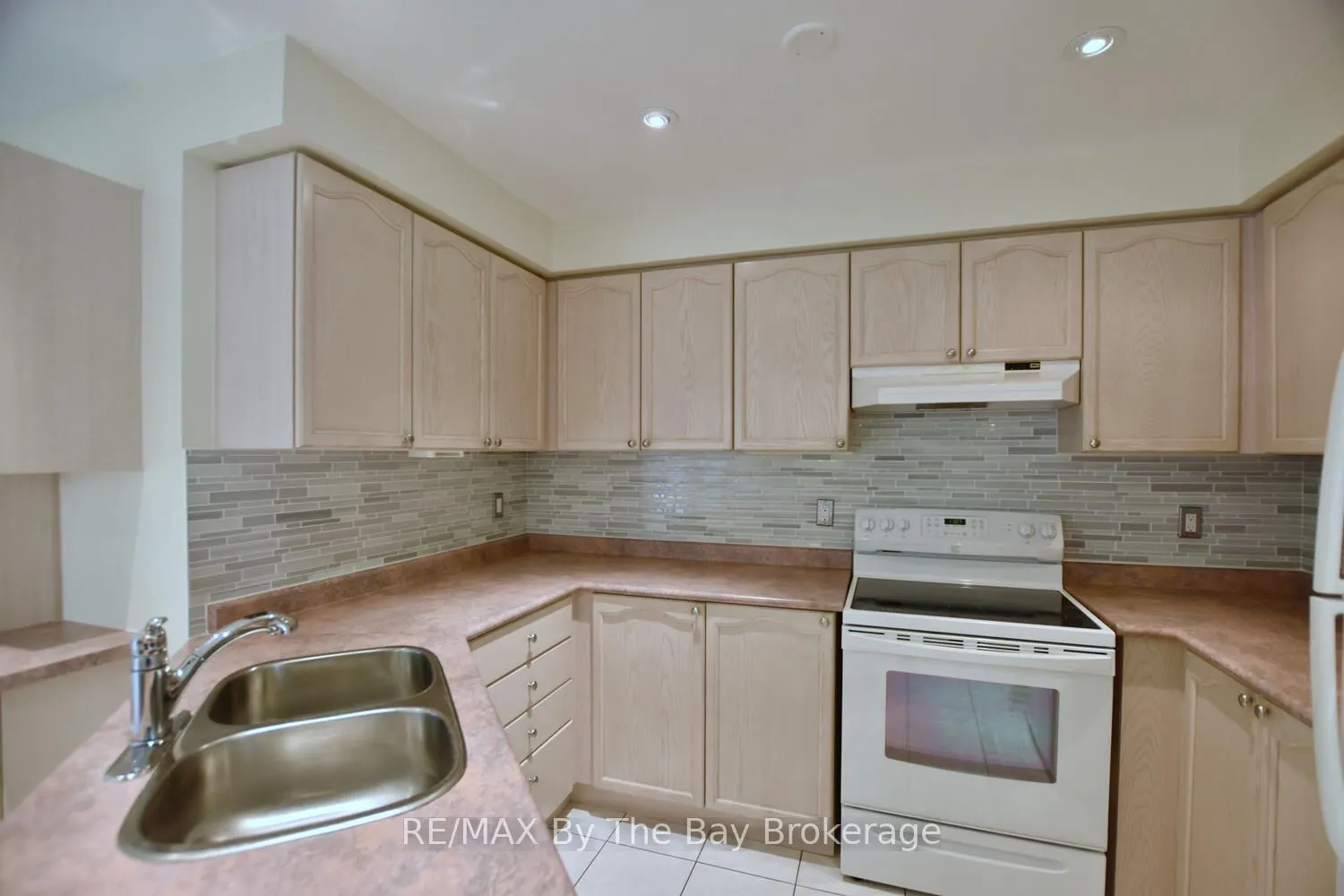 38 Timberland Crescent
