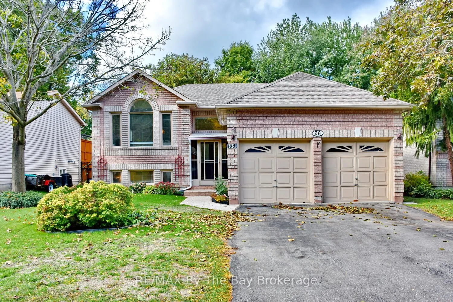 38 Timberland Crescent