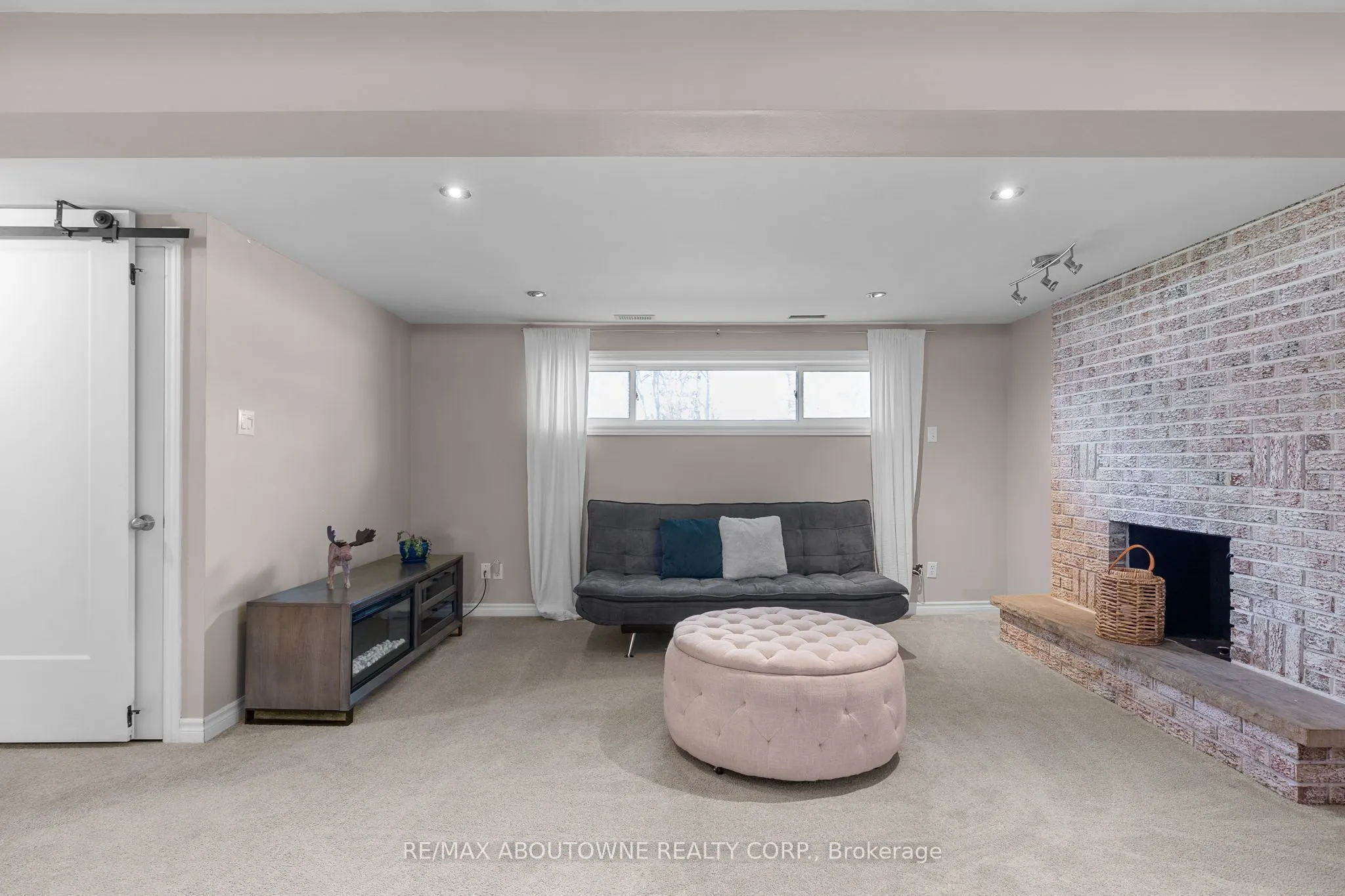 1877 River Road W