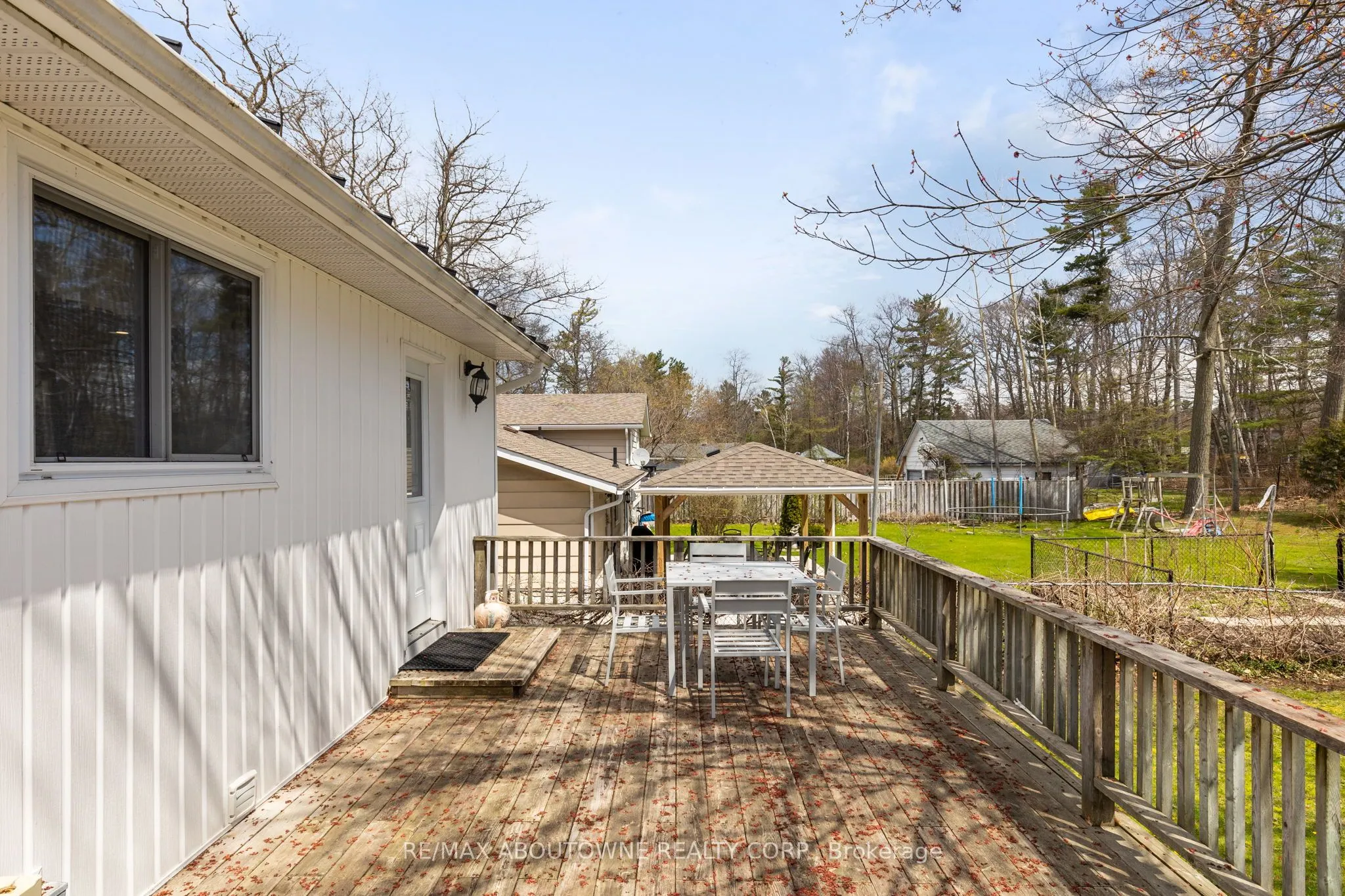 1877 River Road W