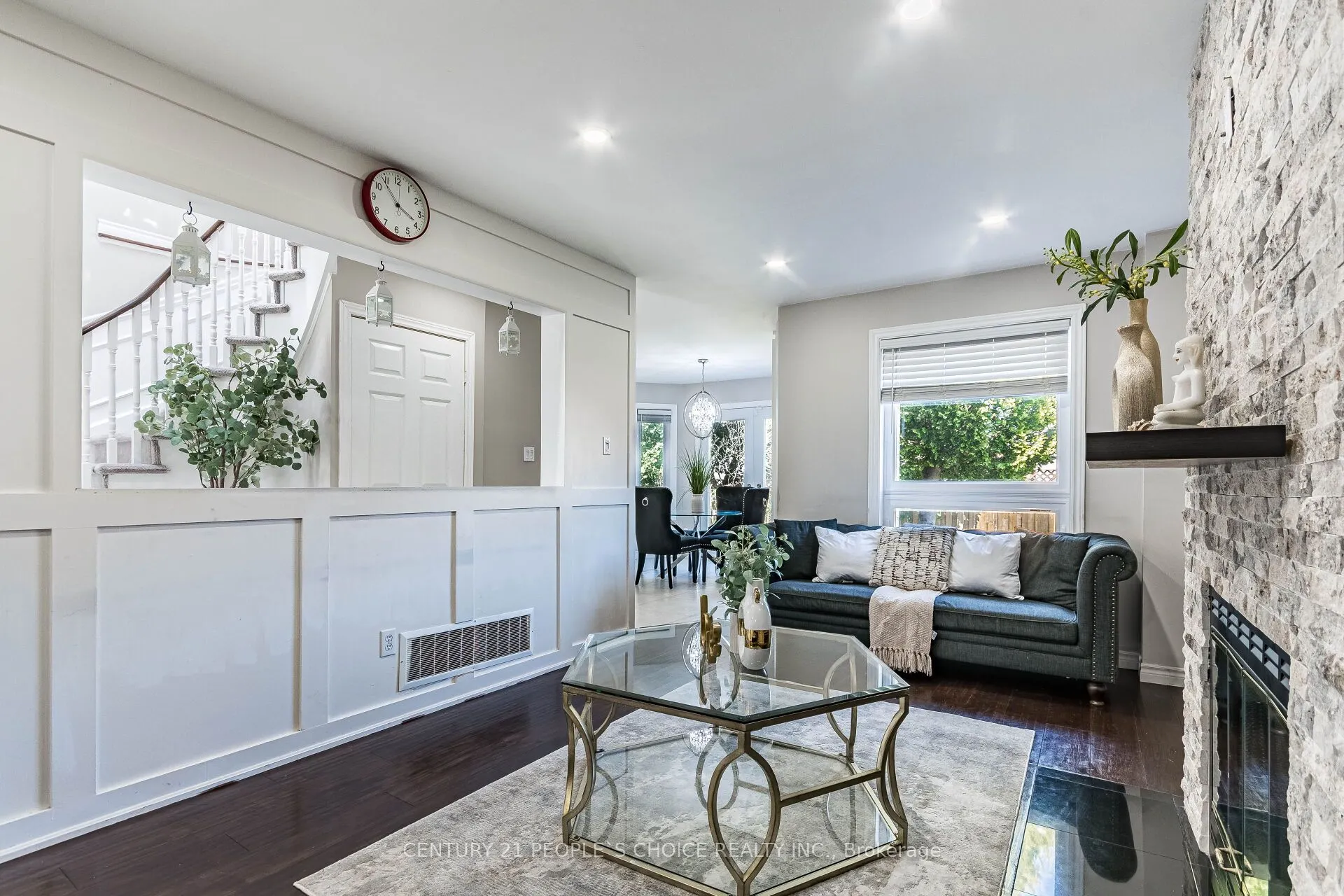 414 Cundles Road W