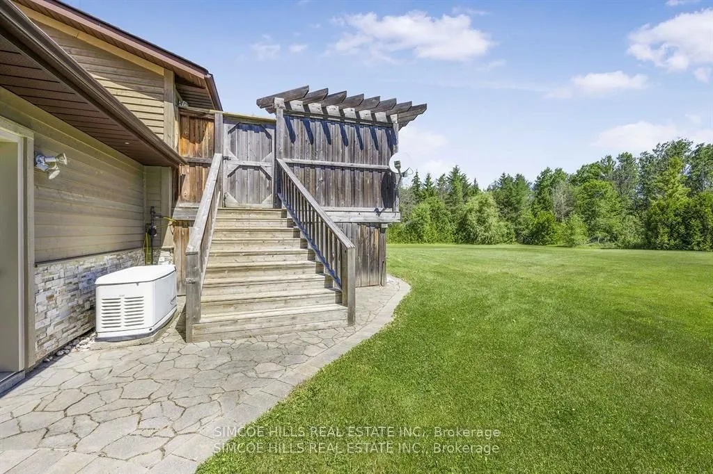185 Medonte Sideroad 2 Road