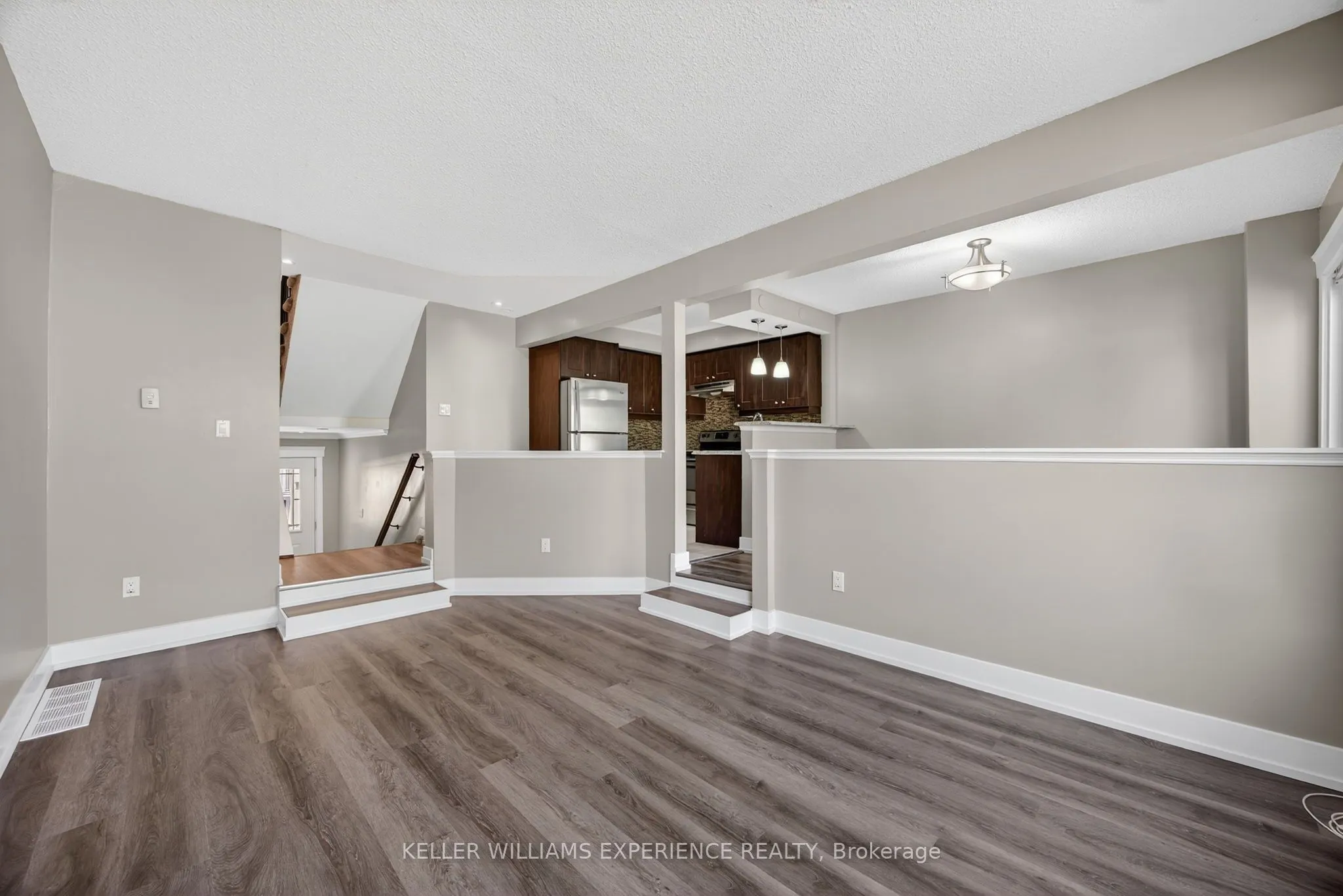 12 LANKIN Boulevard, ##22