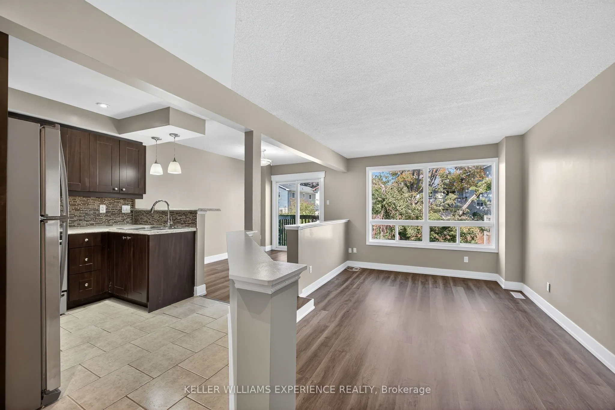 12 LANKIN Boulevard, ##22