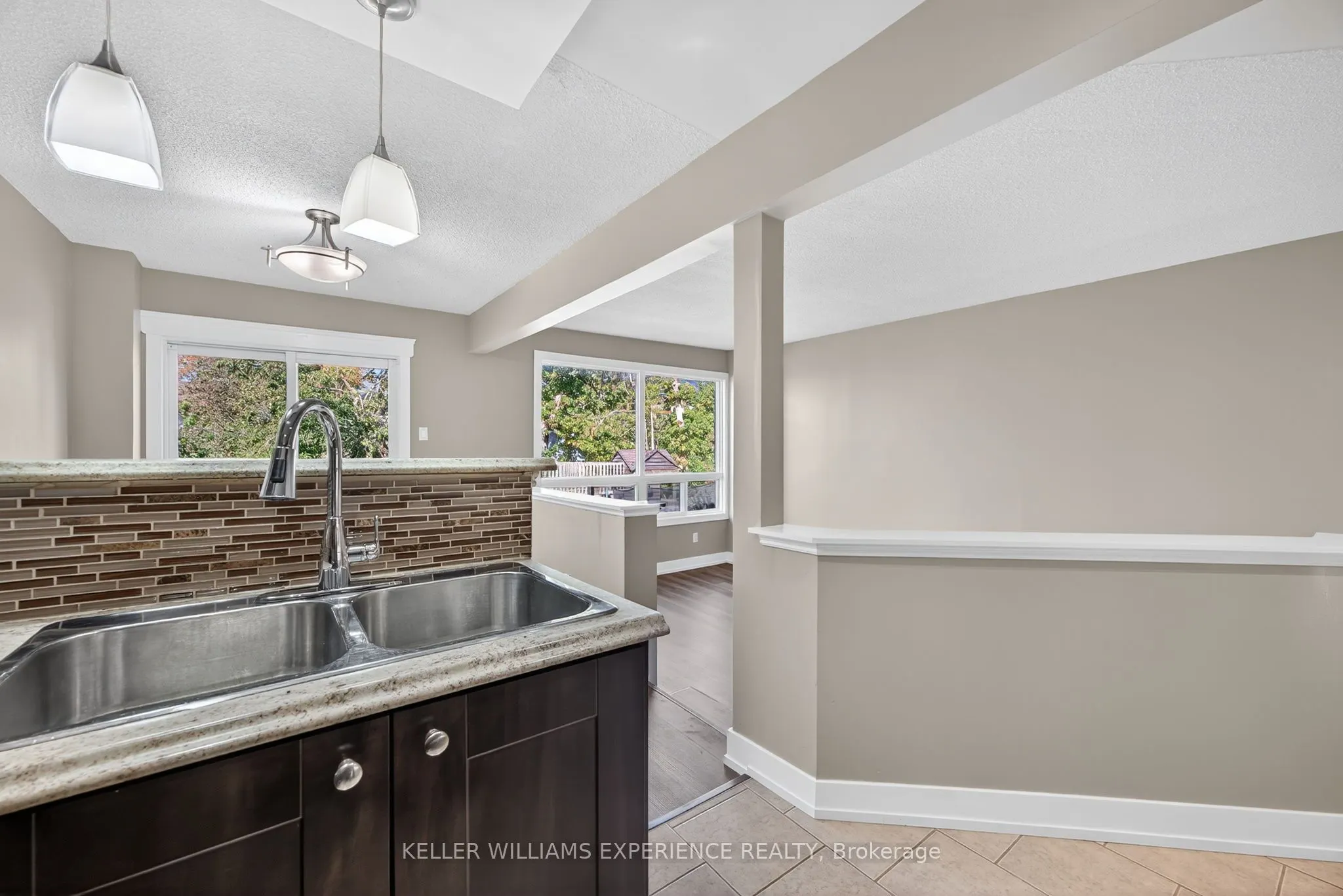 12 LANKIN Boulevard, ##22