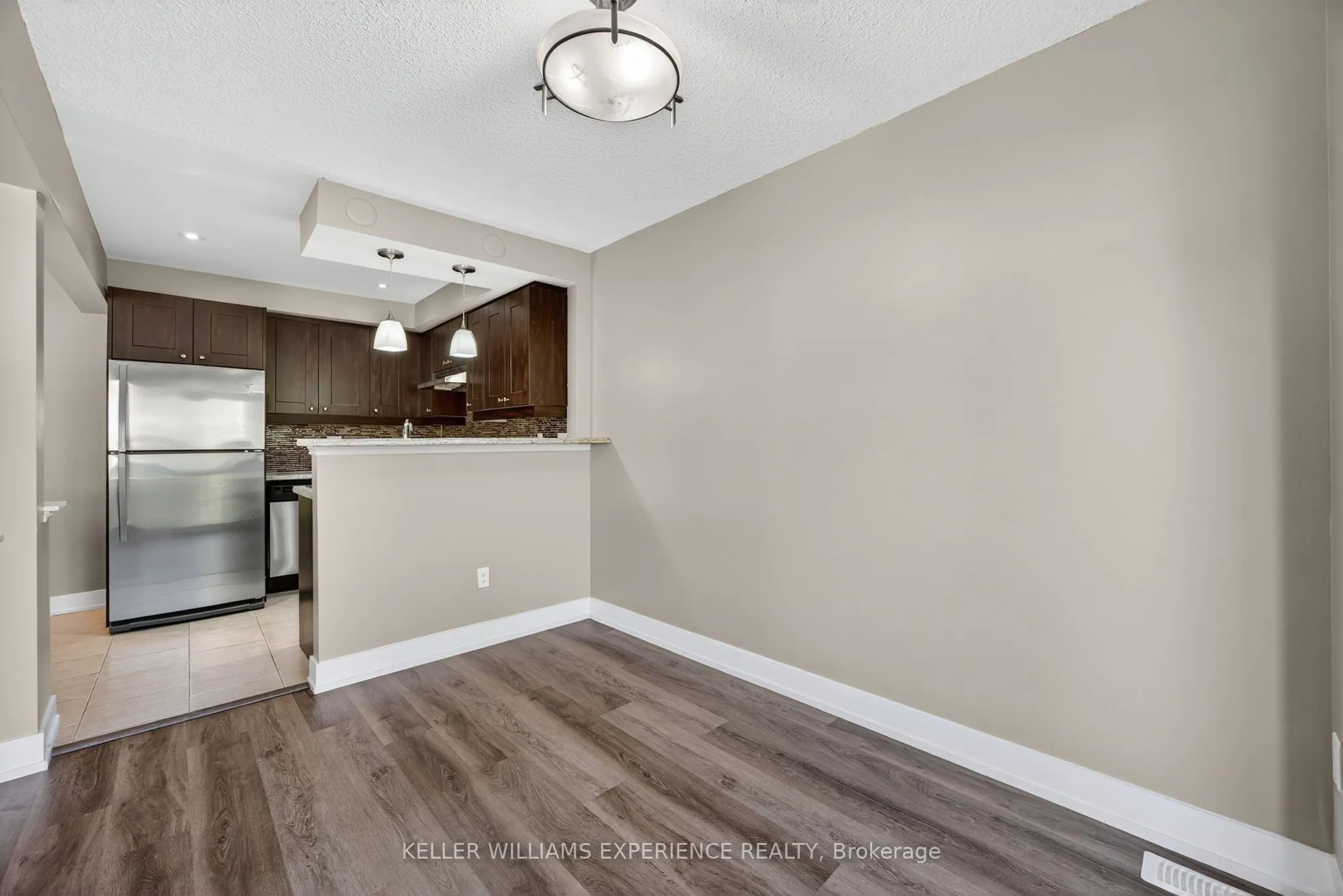 12 LANKIN Boulevard, ##22