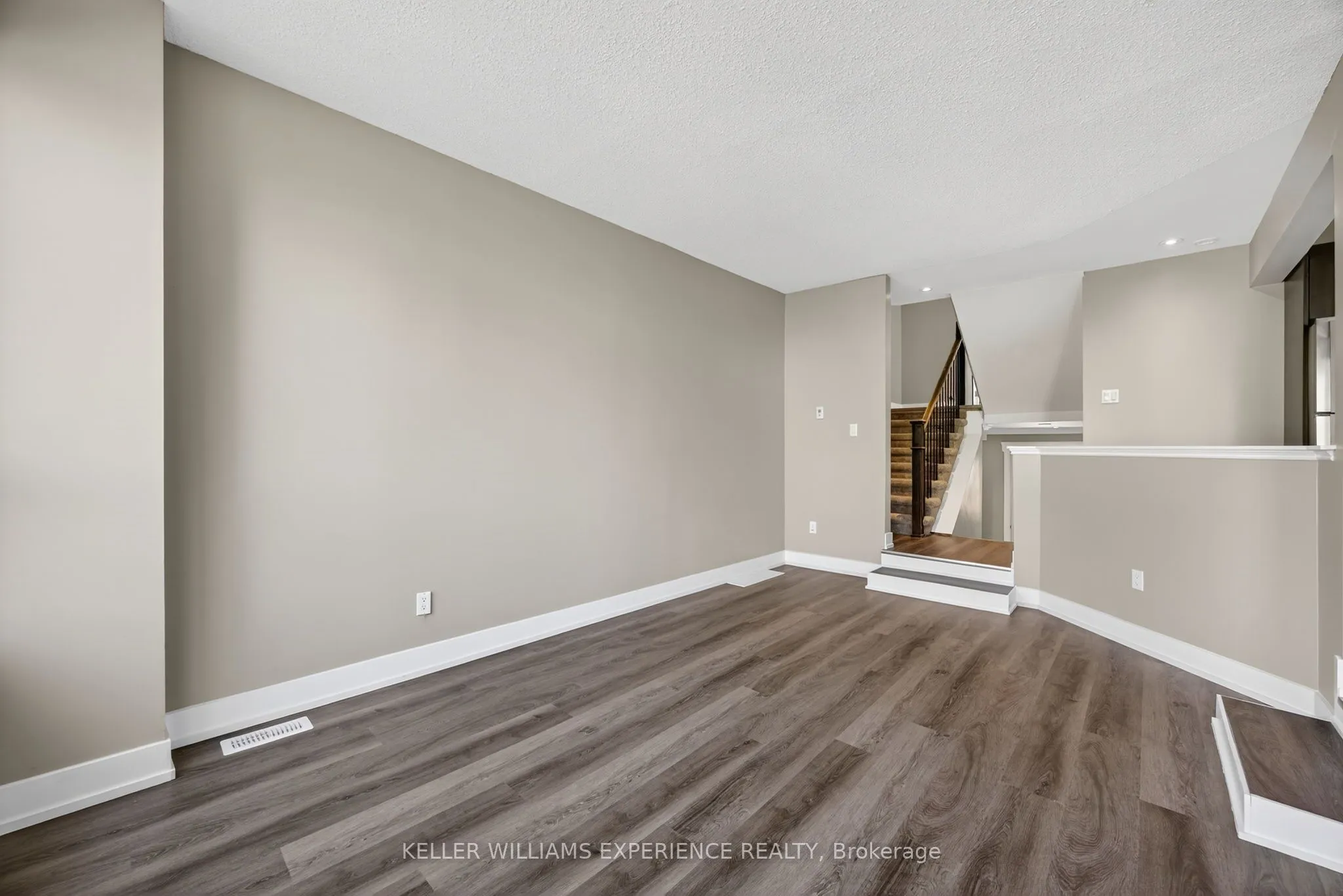 12 LANKIN Boulevard, ##22