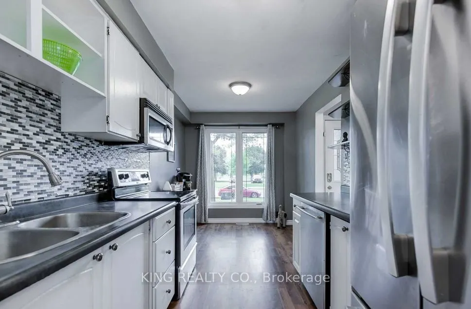 24 Lampman Lane
