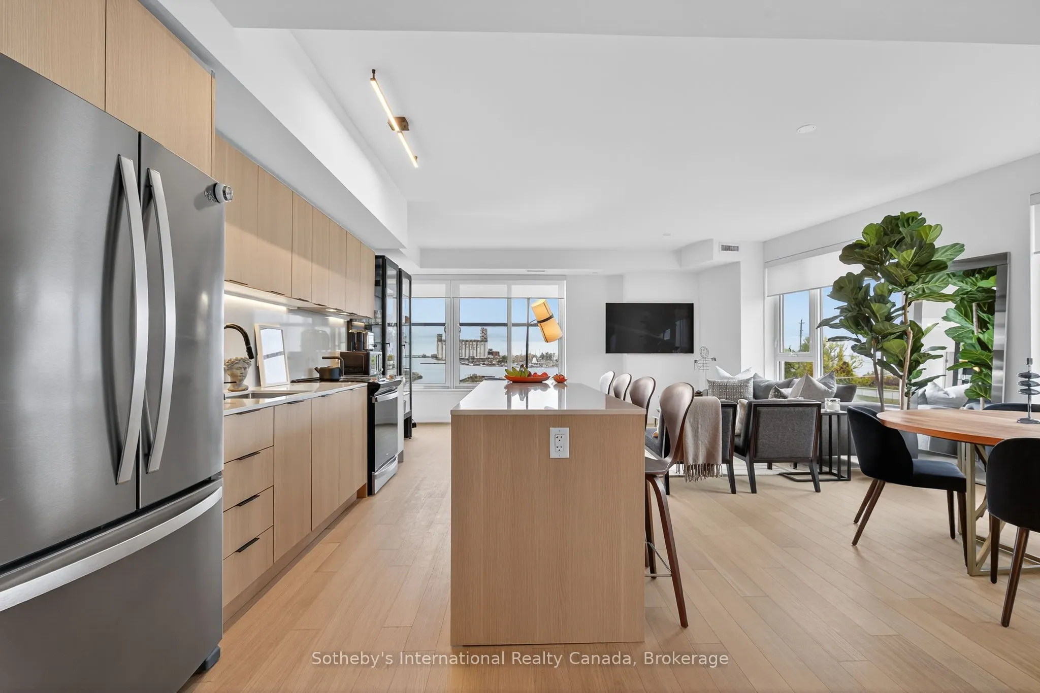 31 Huron Street, #224