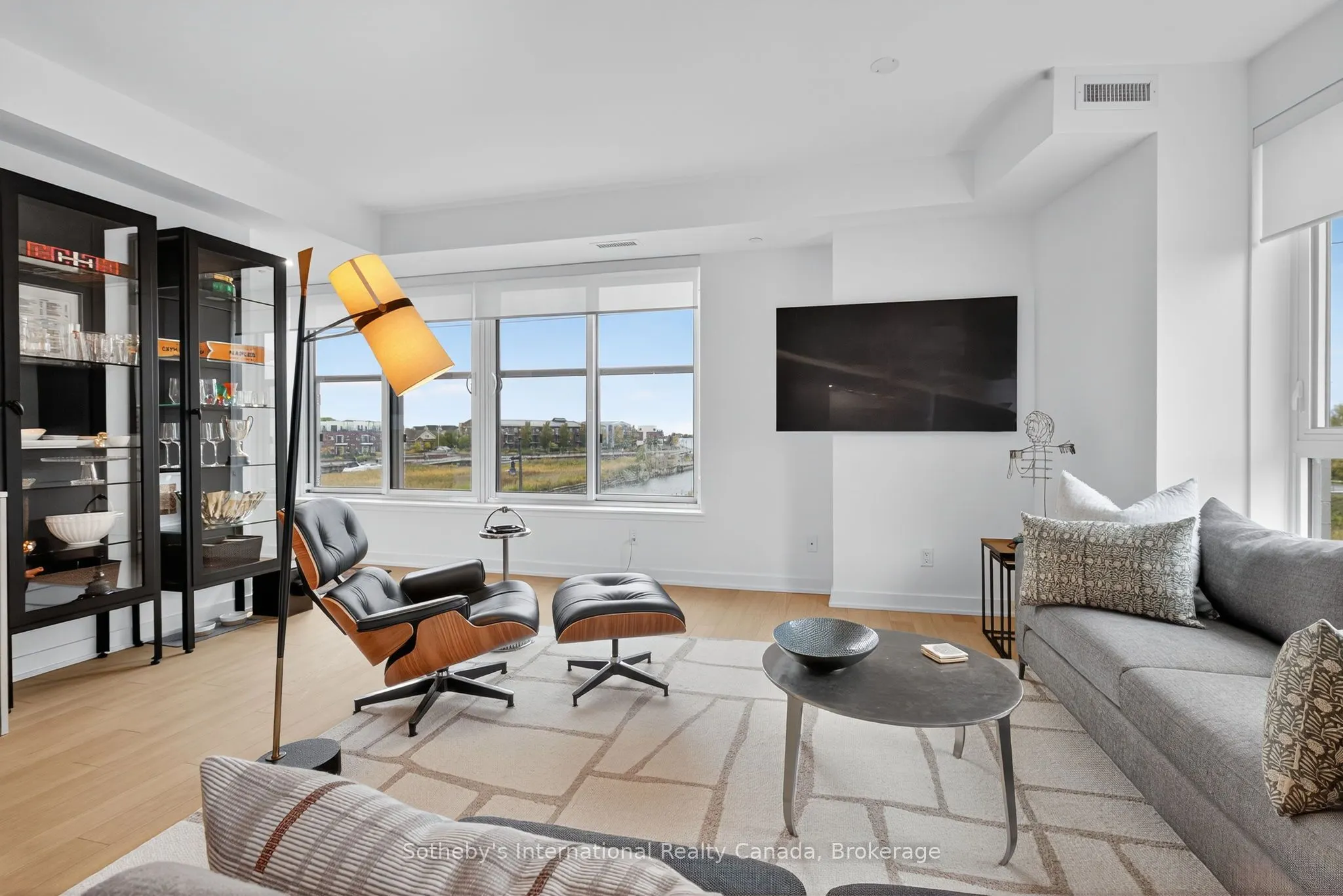31 Huron Street, #224