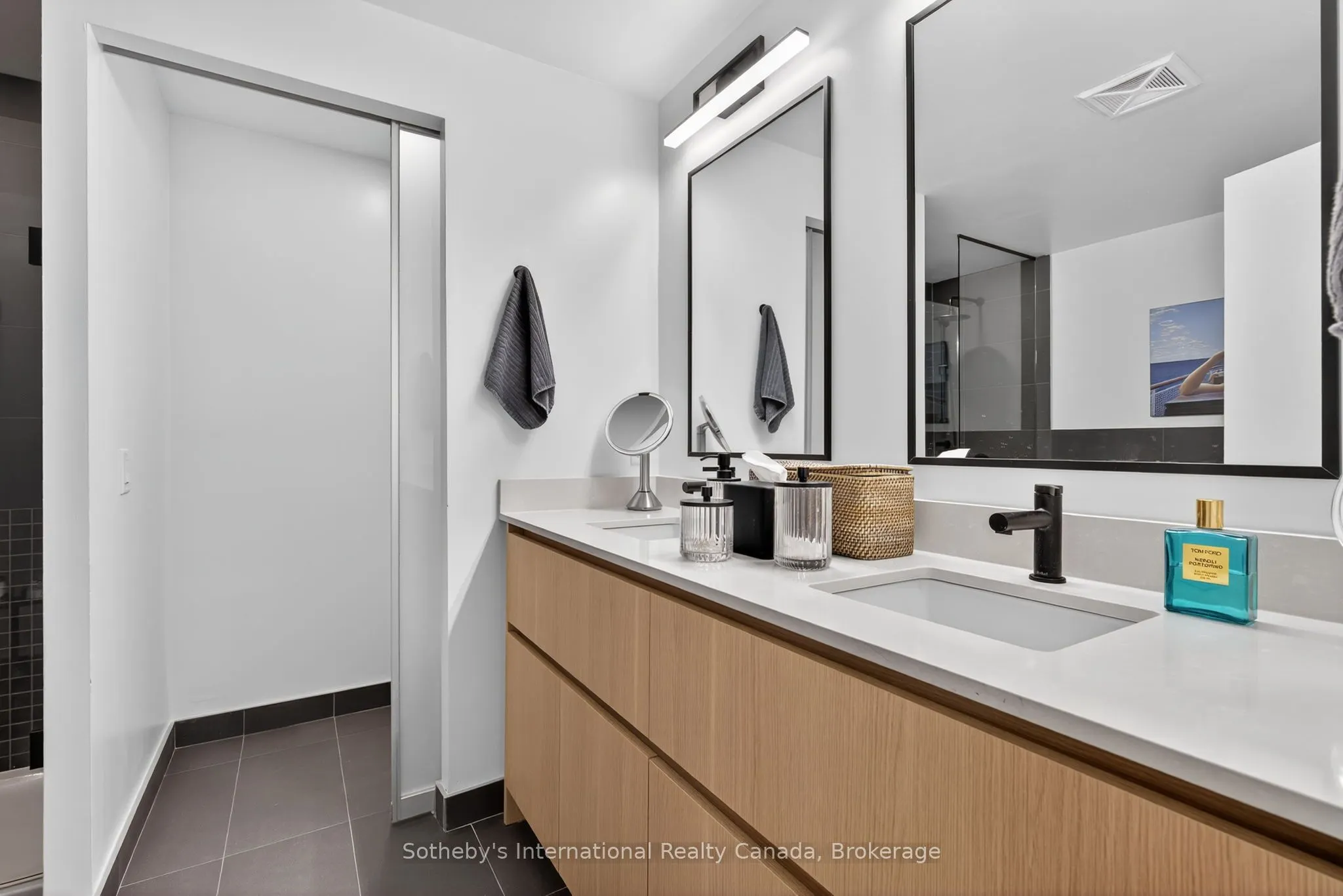 31 Huron Street, #224
