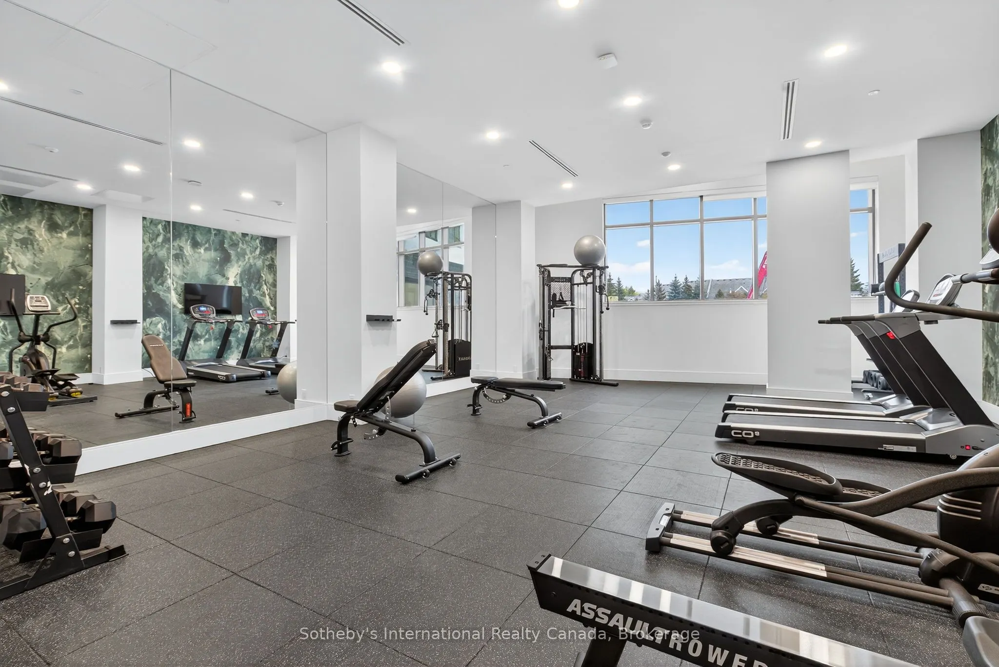 31 Huron Street, #224