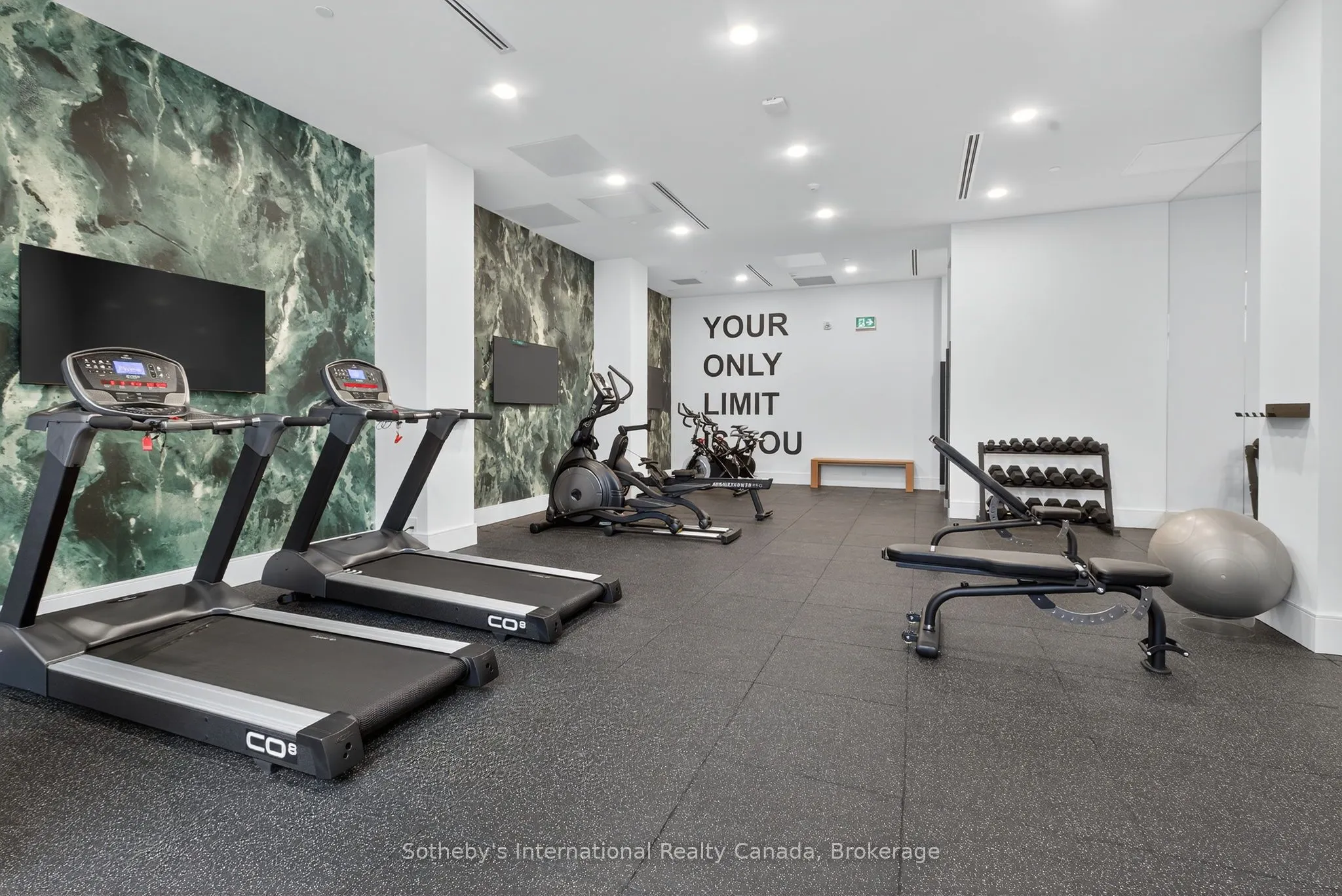 31 Huron Street, #224