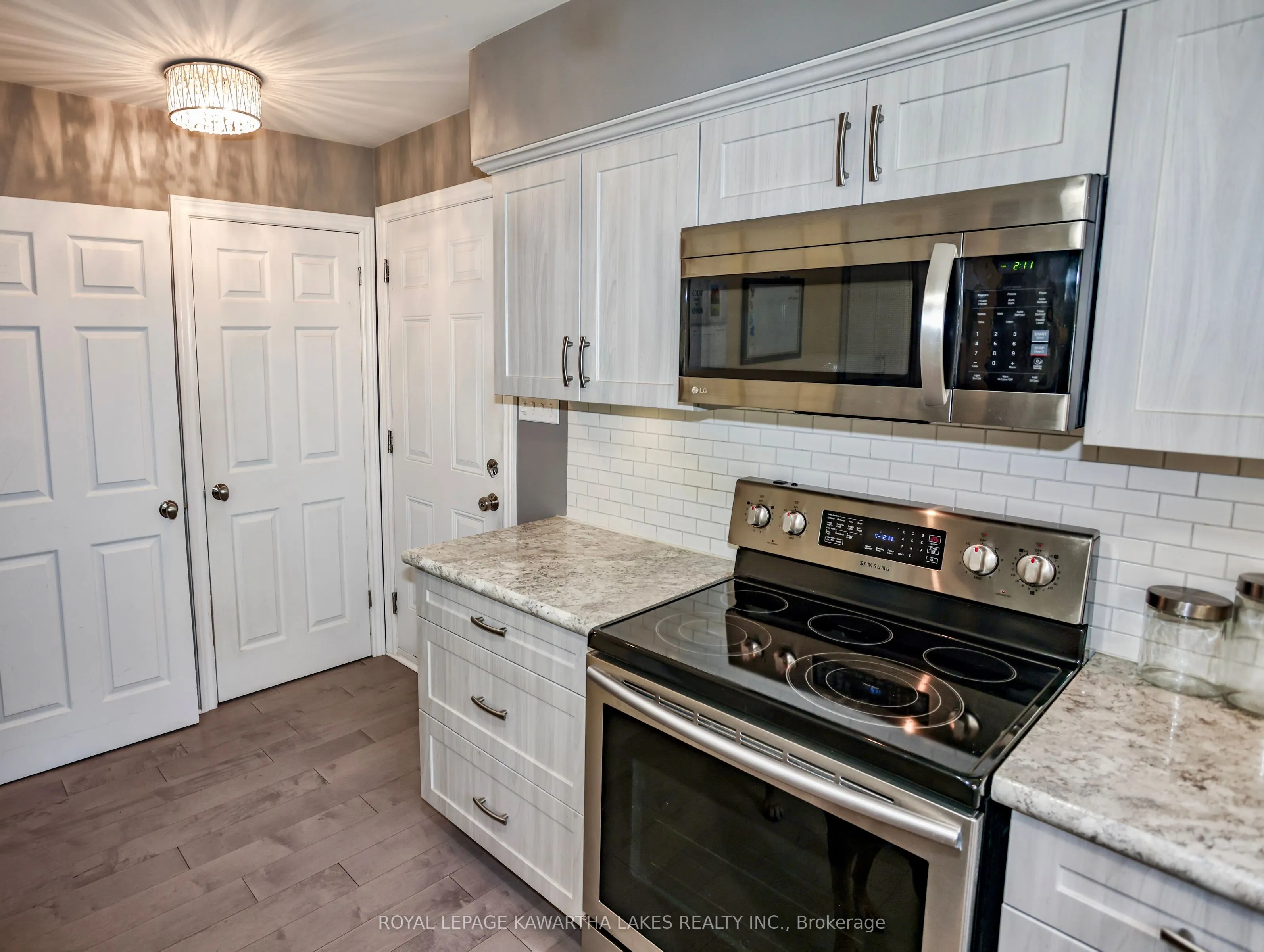 1185 Zoschke Drive