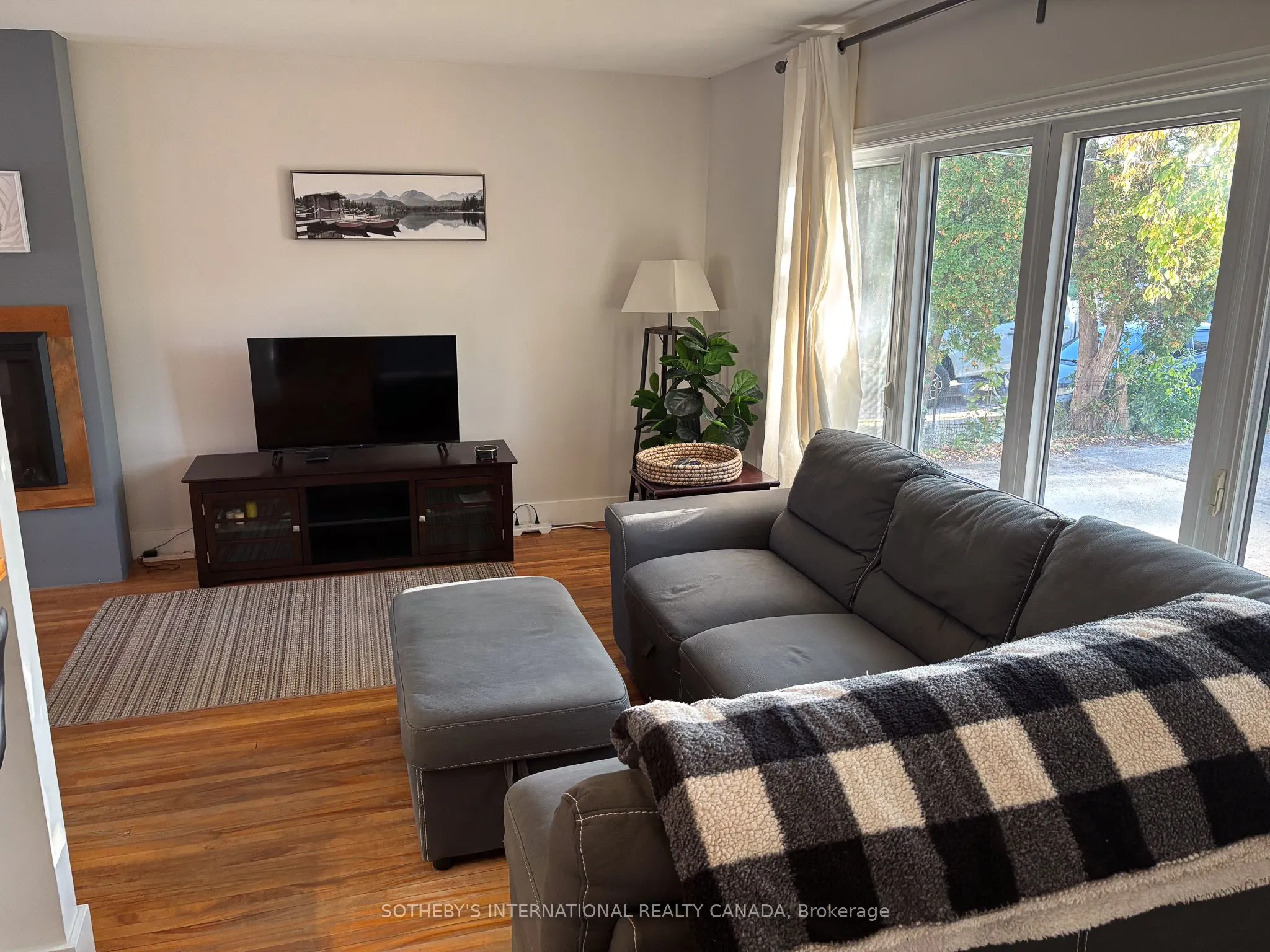 345 NAPIER Street