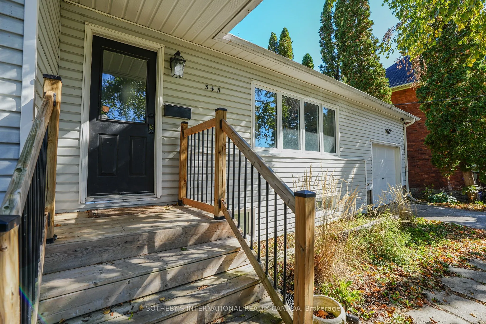 345 NAPIER Street