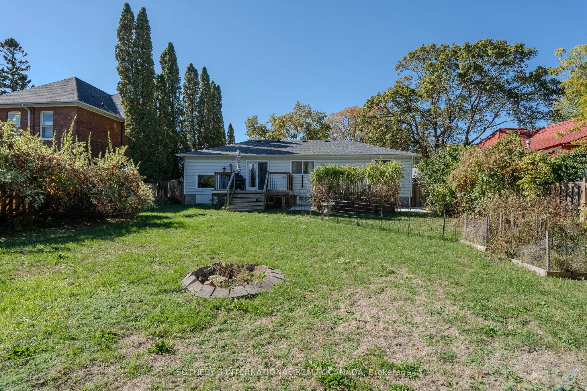 345 NAPIER Street