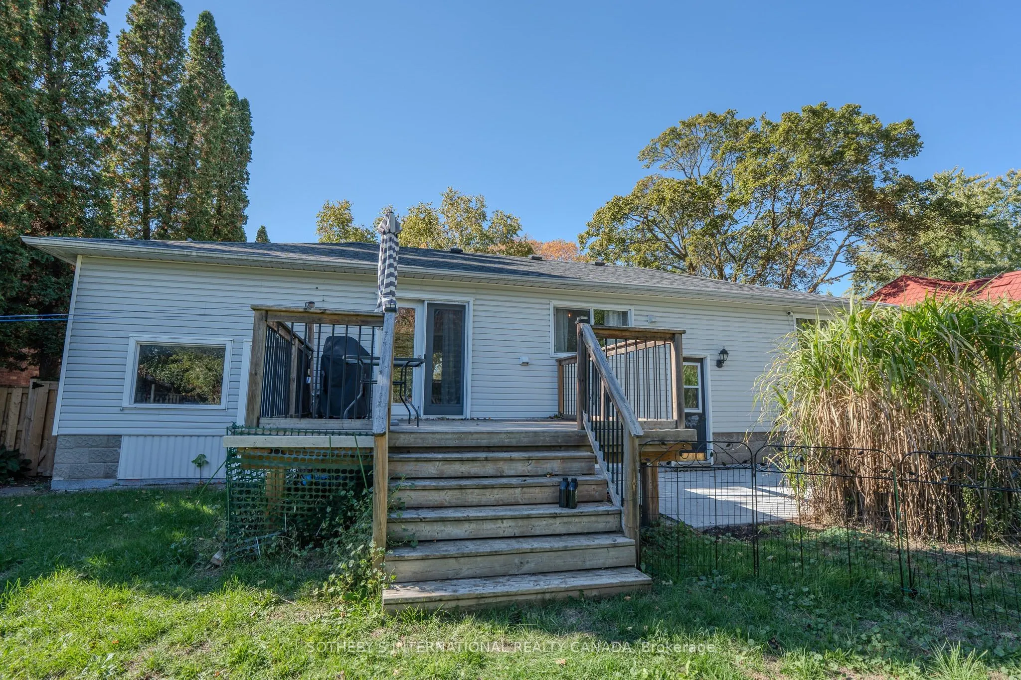 345 NAPIER Street