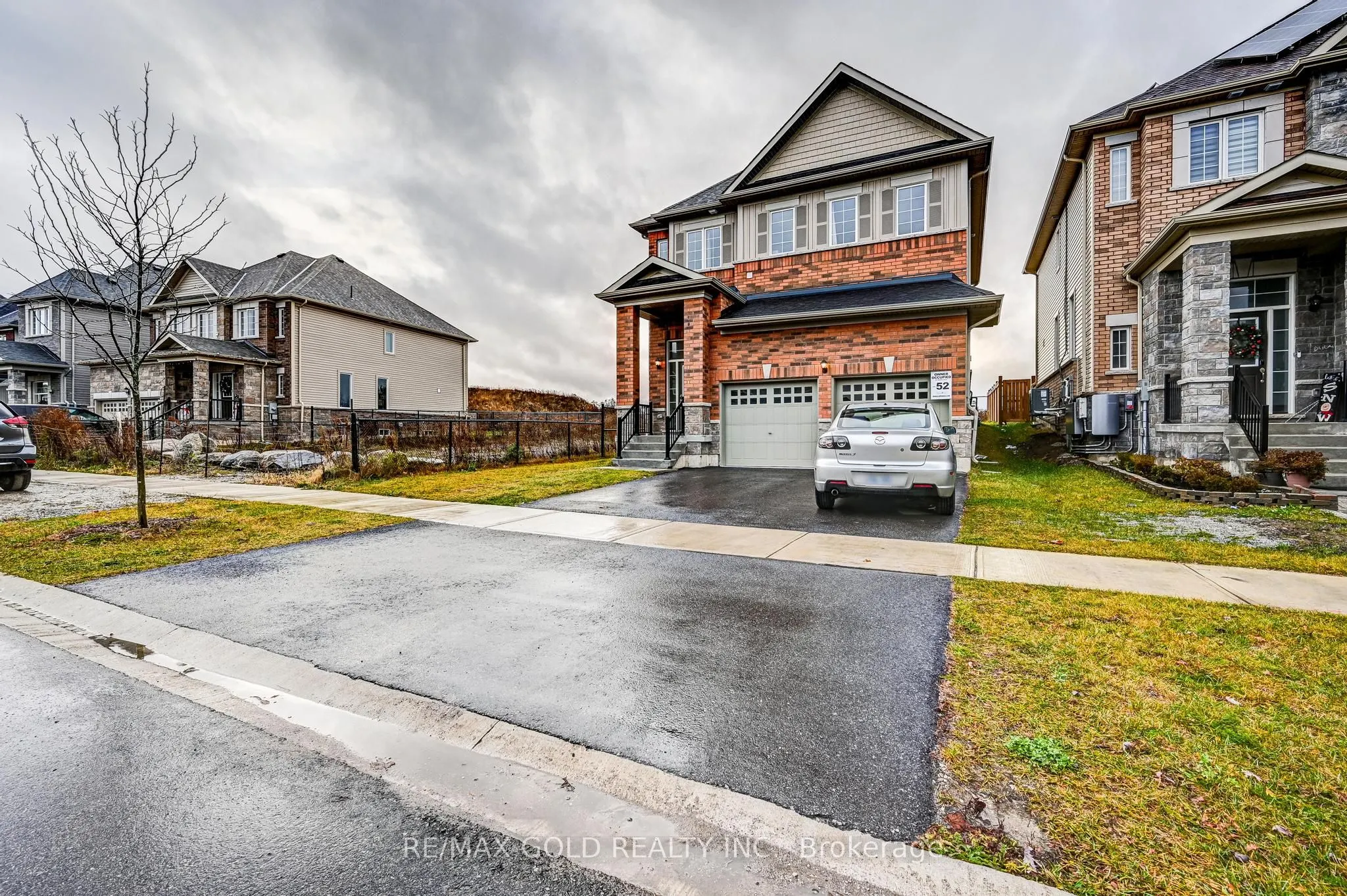 84 Atlantis Drive W