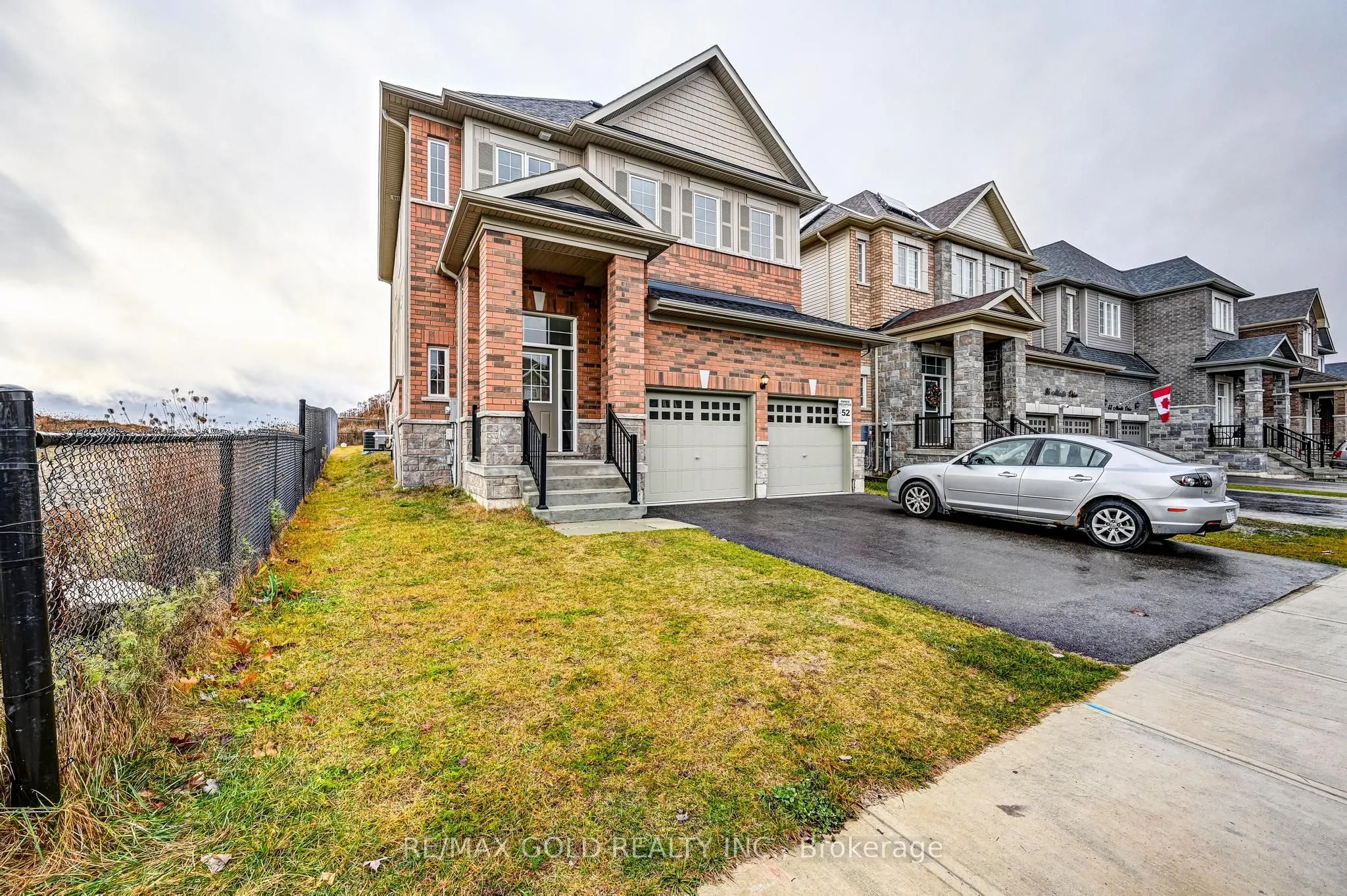 84 Atlantis Drive W