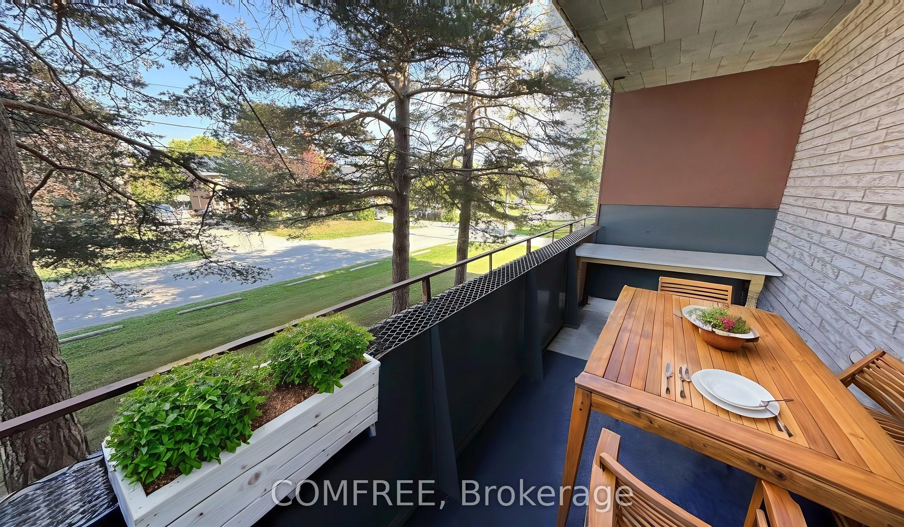 184 Eighth Street, #207