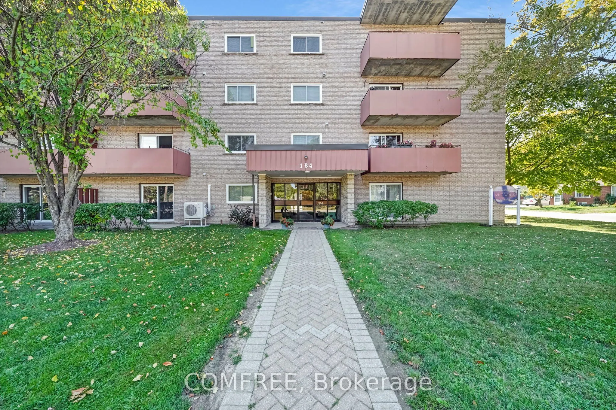 184 Eighth Street, #207