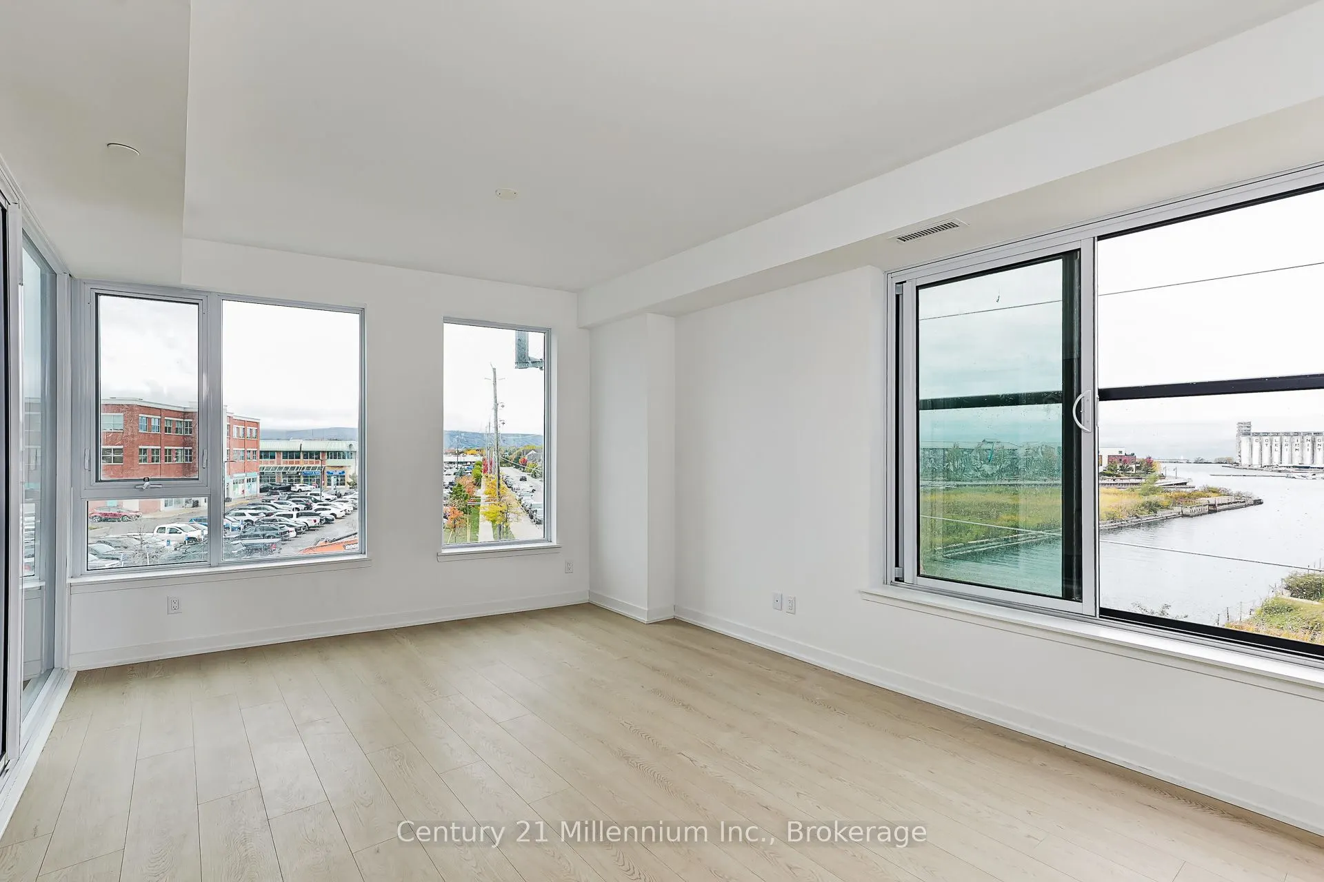 31 Huron Street, #223