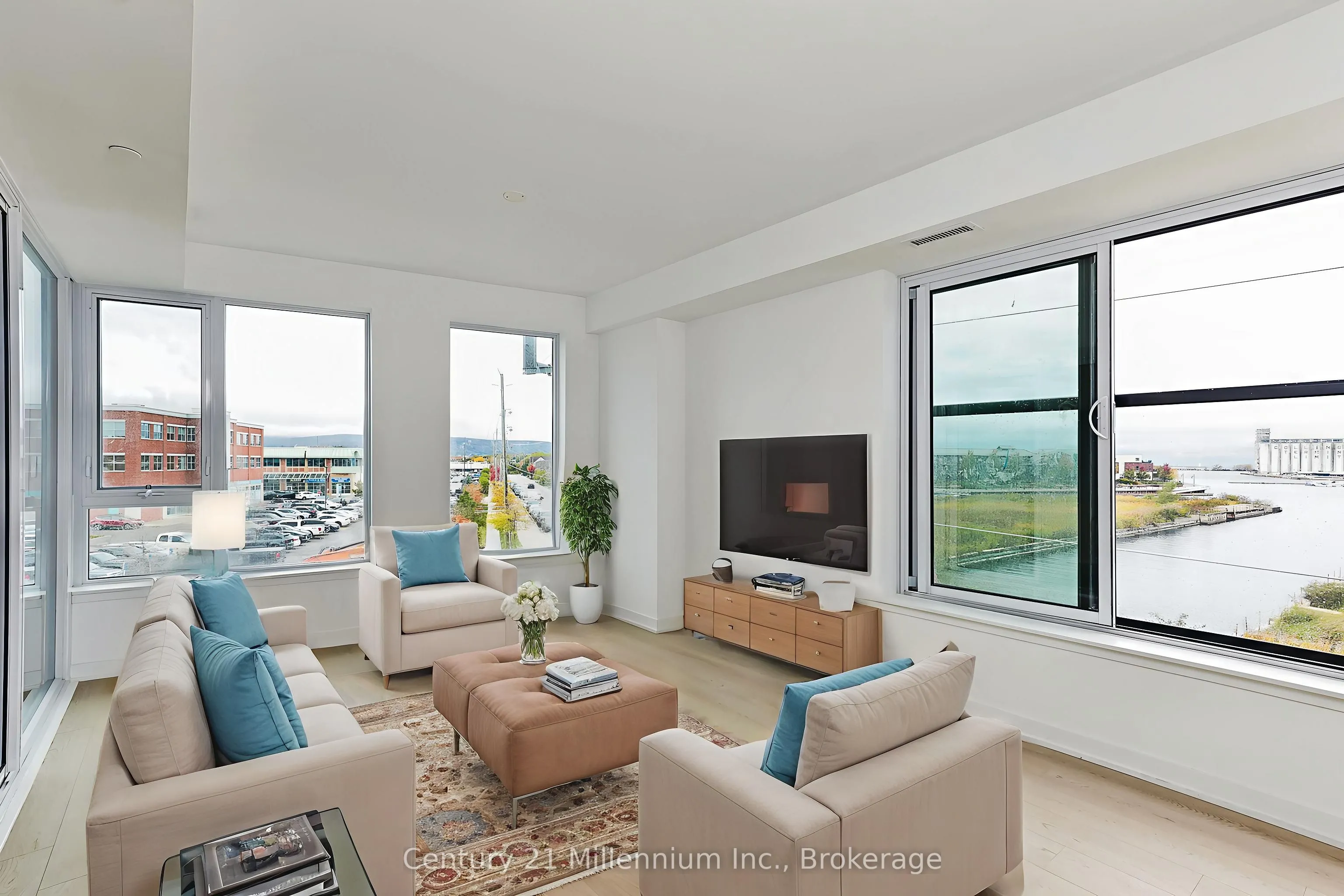 31 Huron Street, #223
