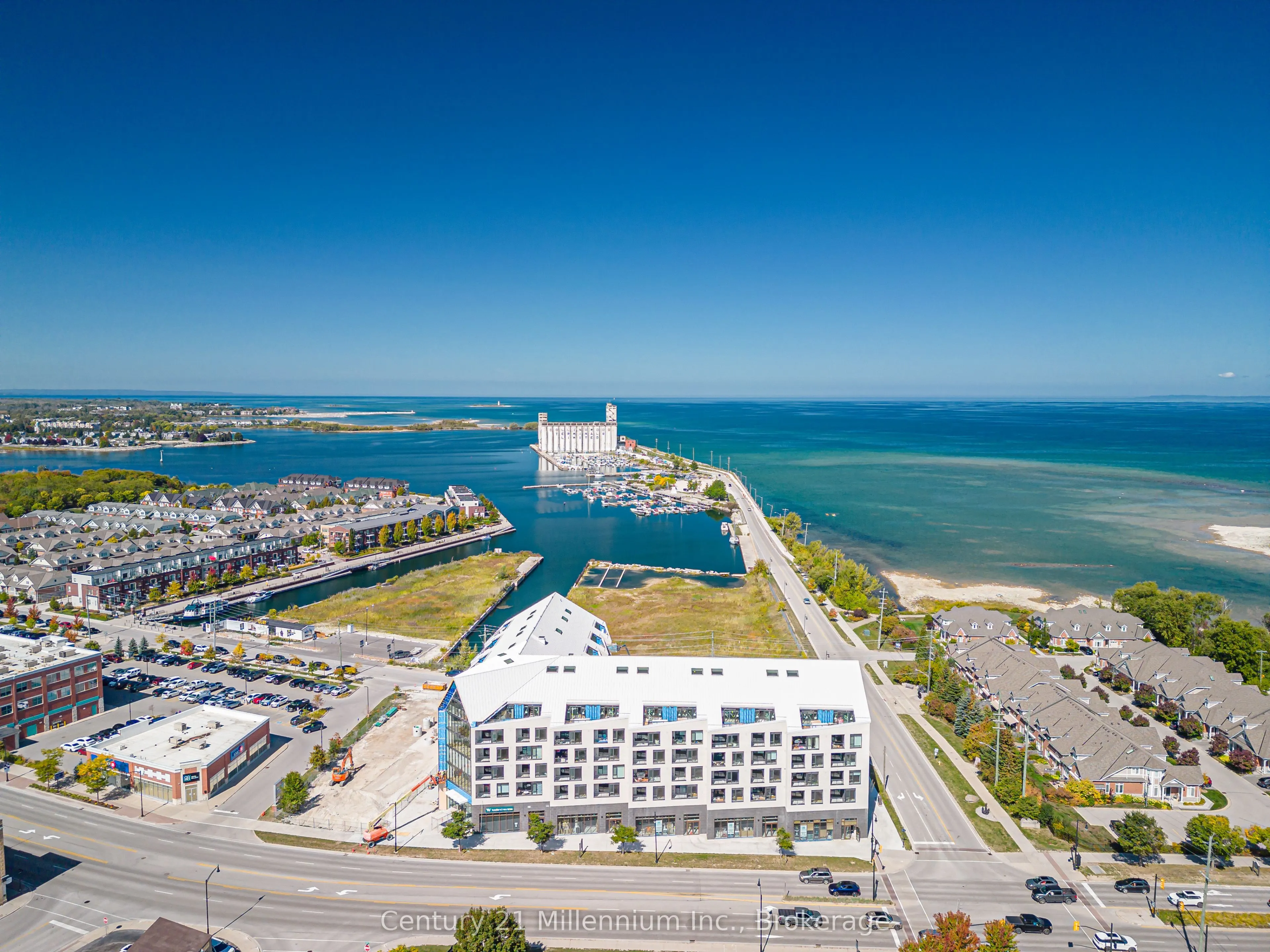 31 Huron Street, #223