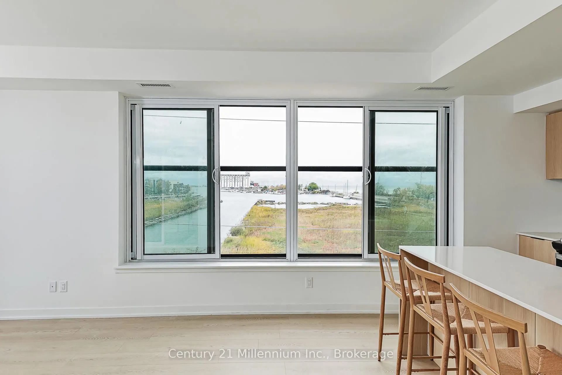 31 Huron Street, #223
