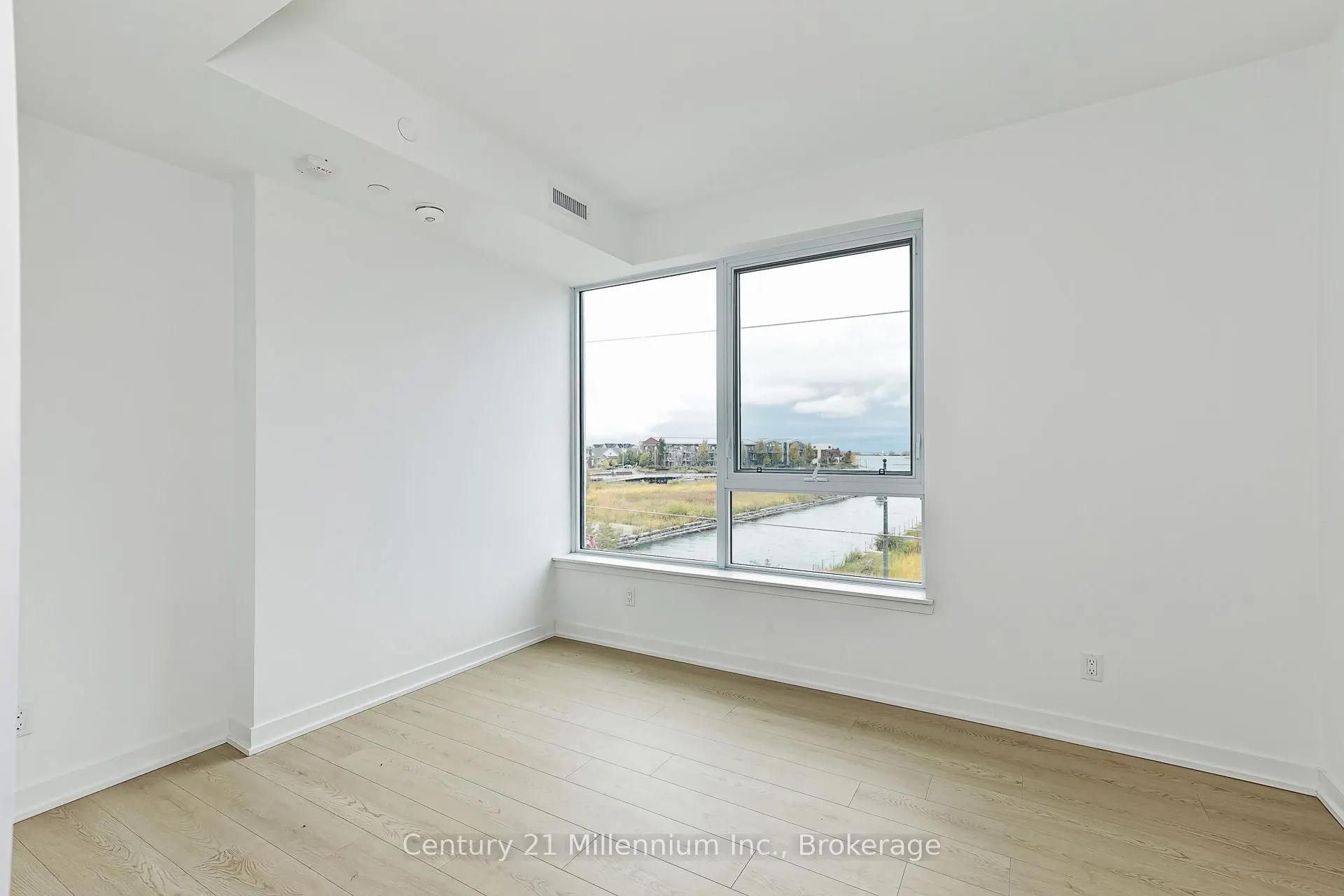31 Huron Street, #223