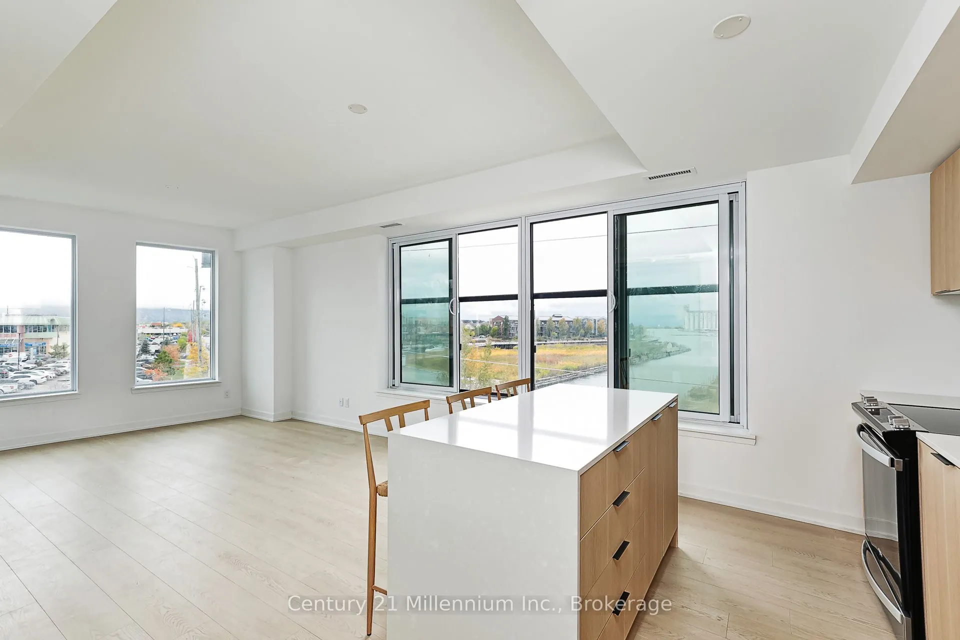 31 Huron Street, #223