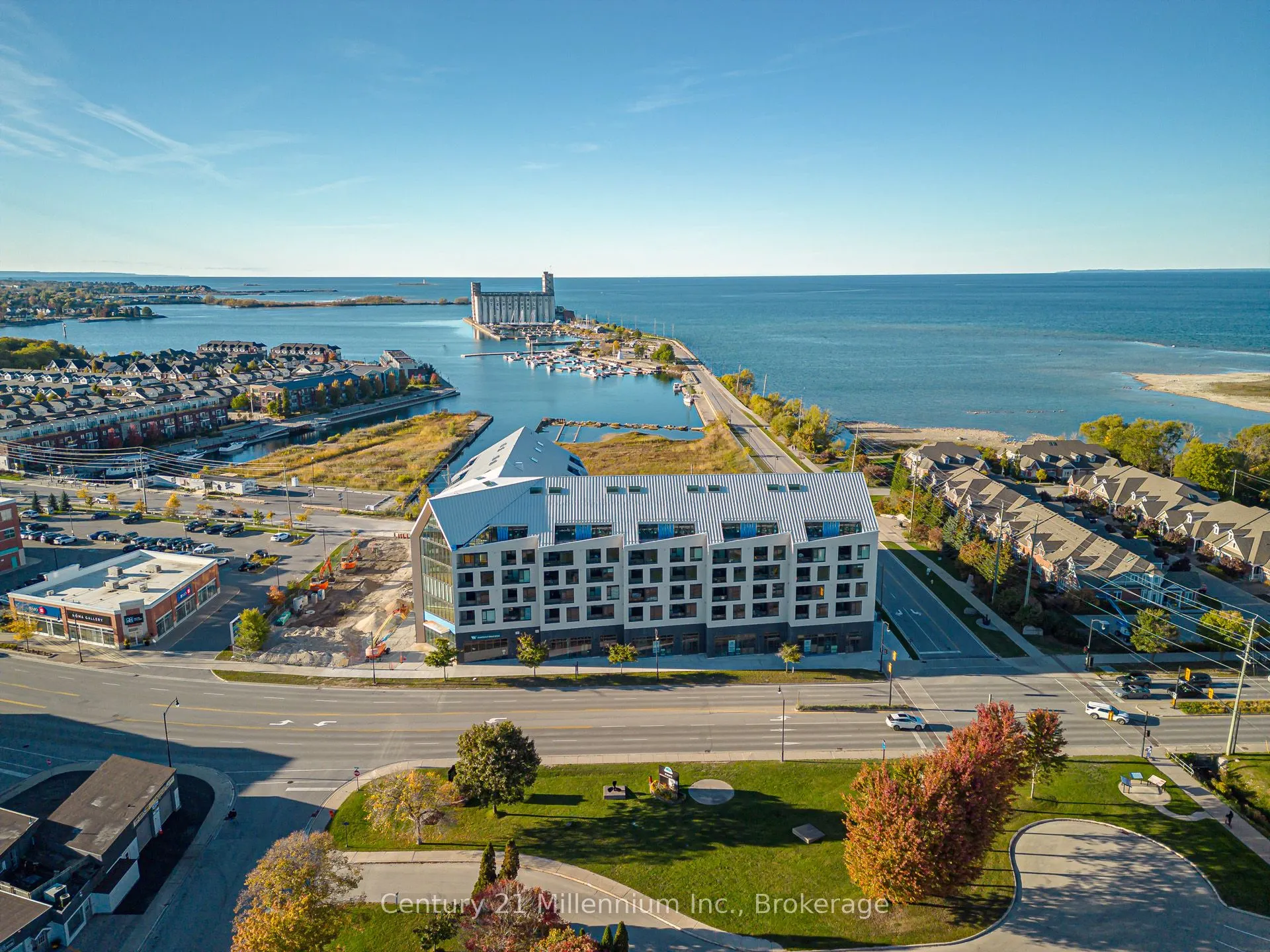 31 Huron Street, #223