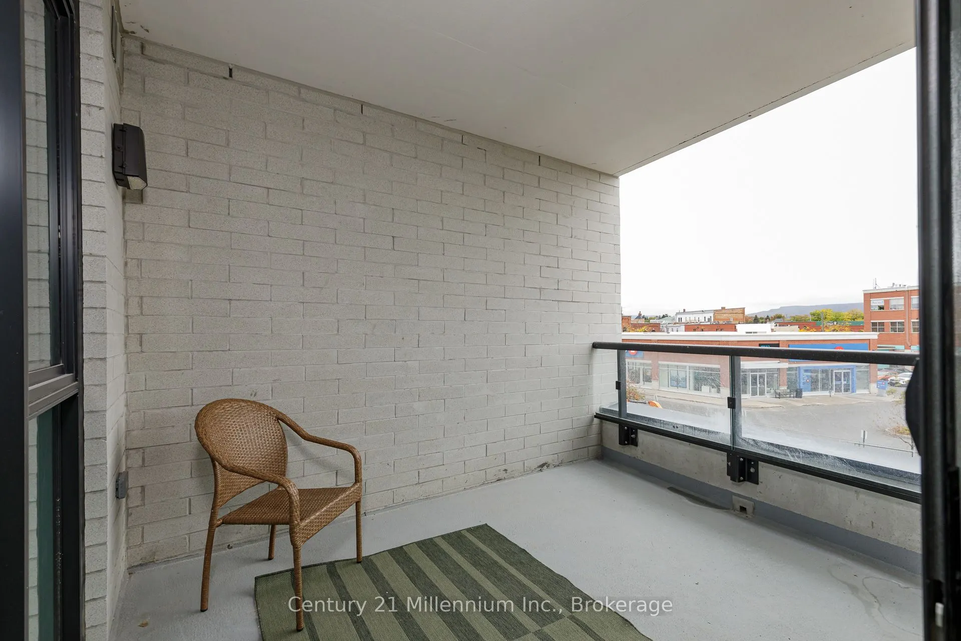 31 Huron Street, #223