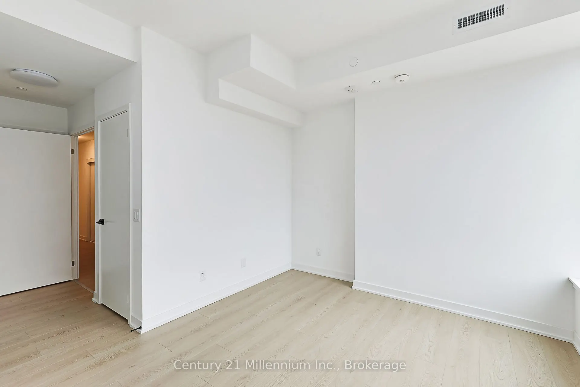 31 Huron Street, #223