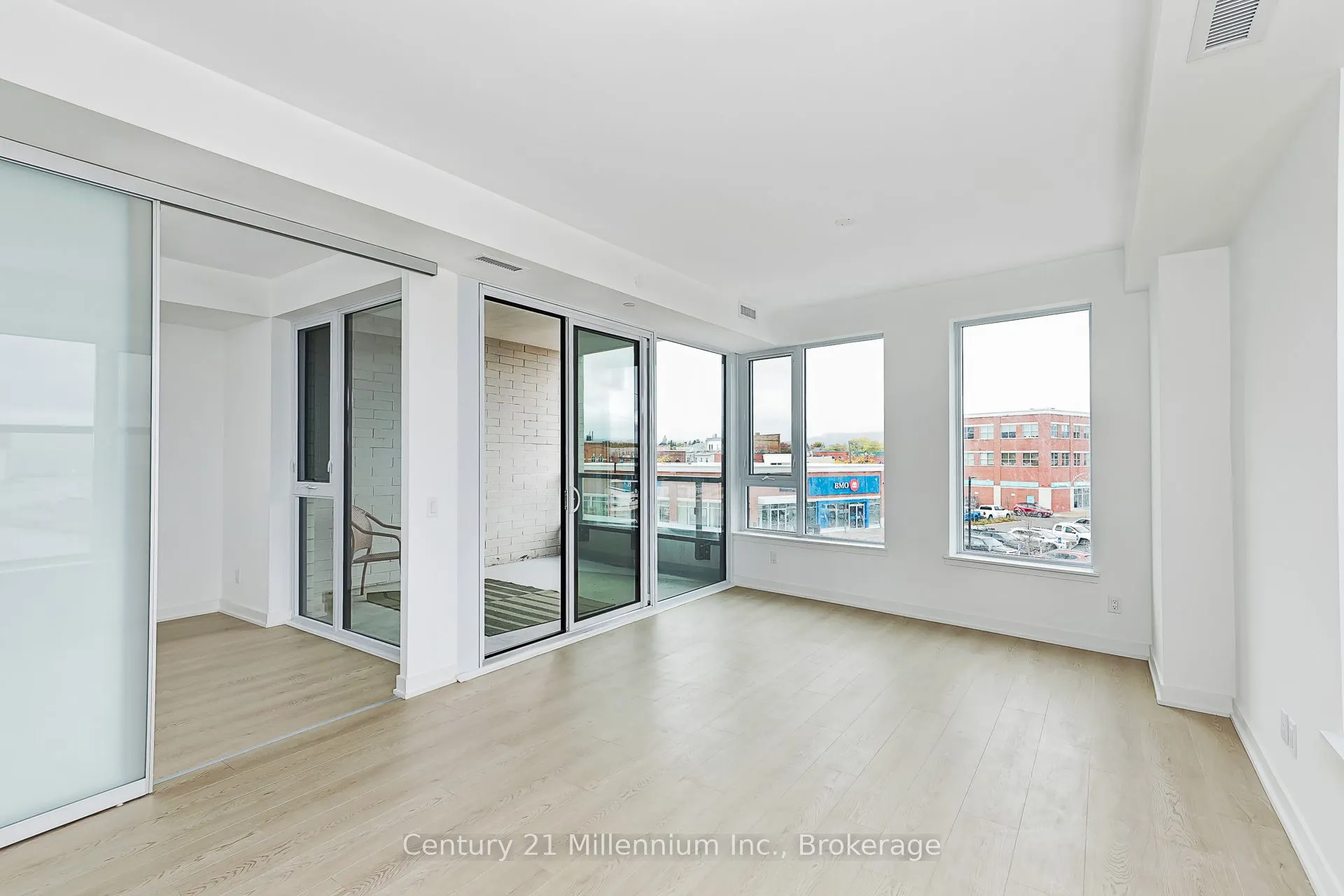 31 Huron Street, #223
