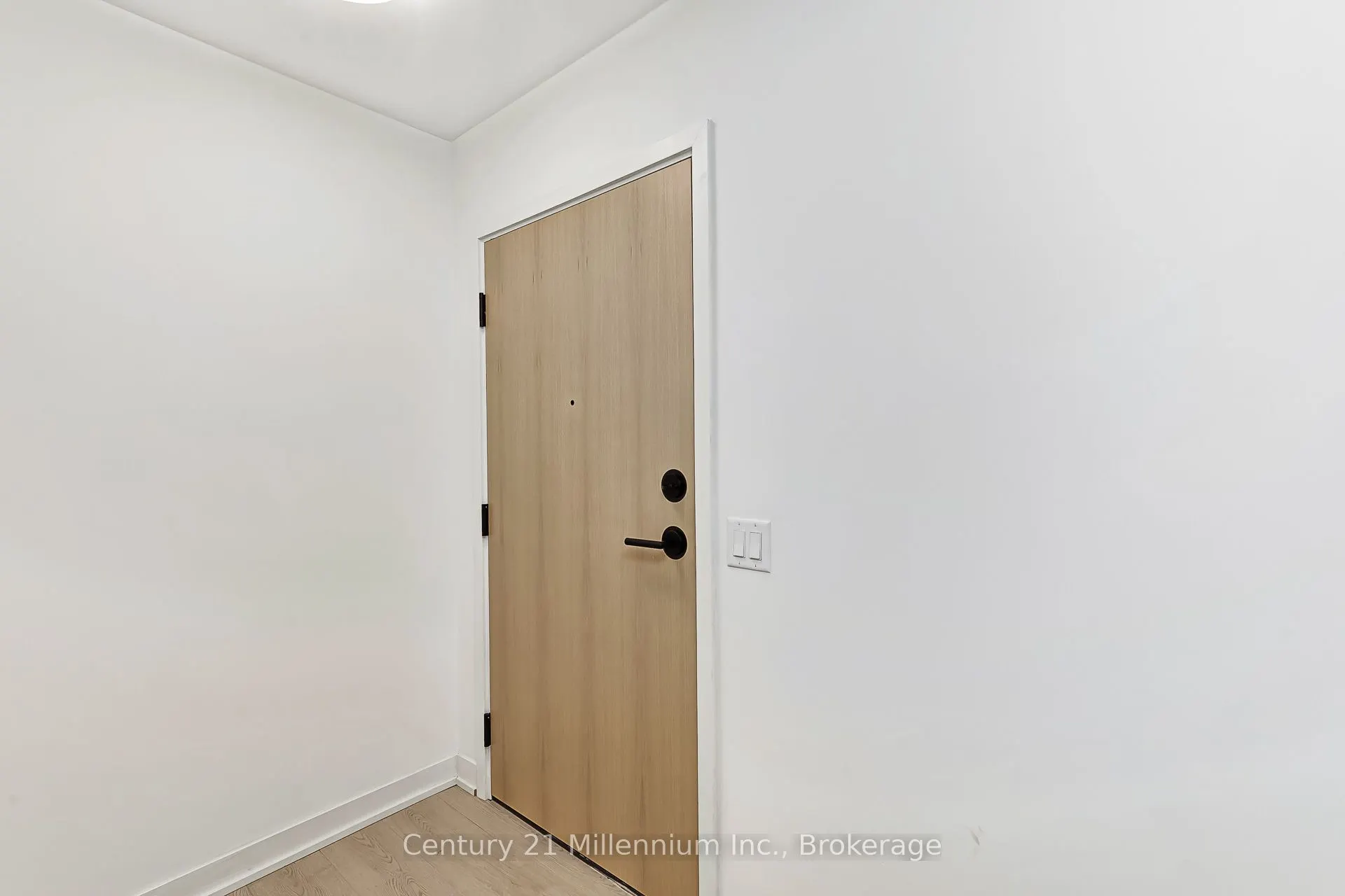 31 Huron Street, #223
