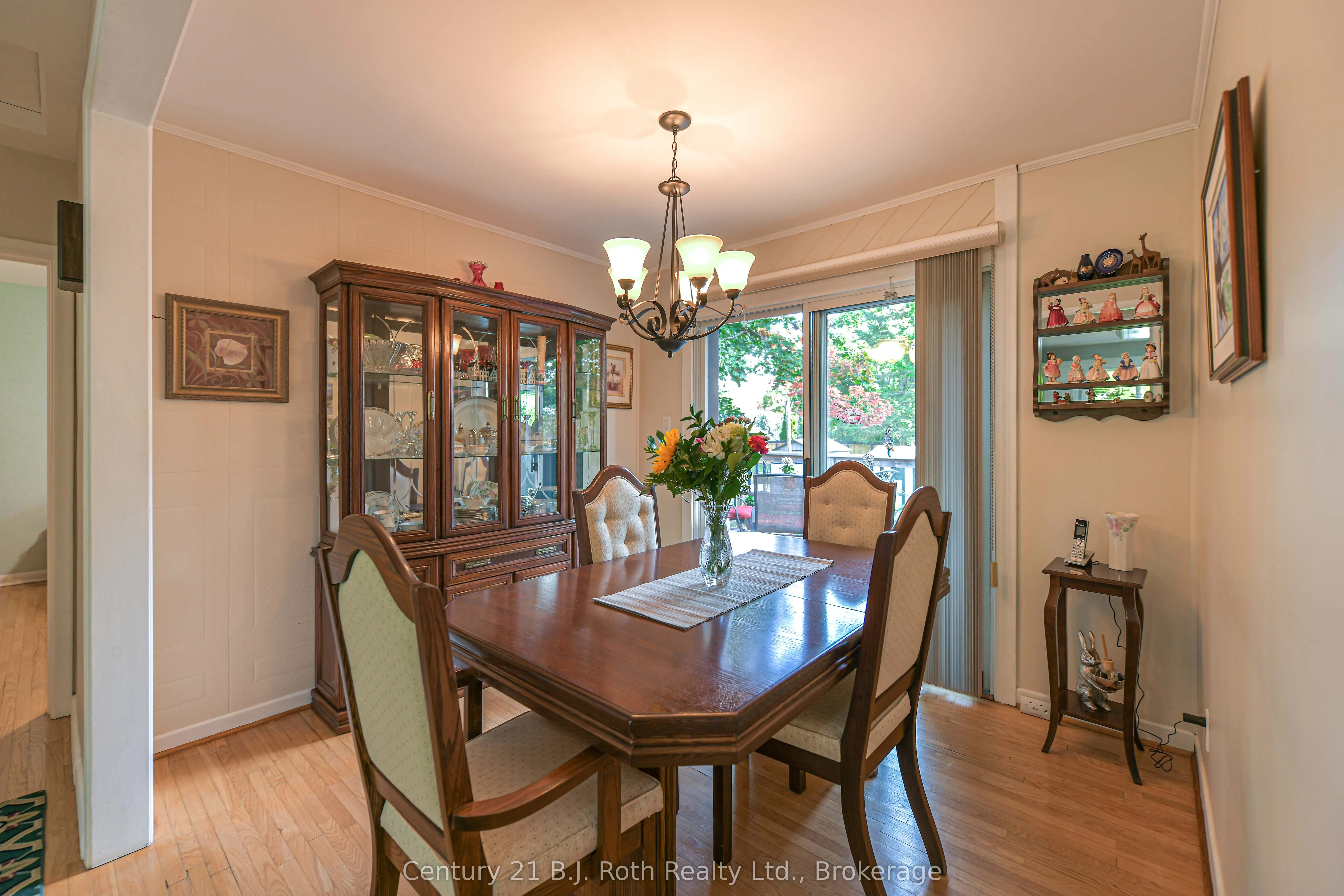 262 Lawrence Avenue