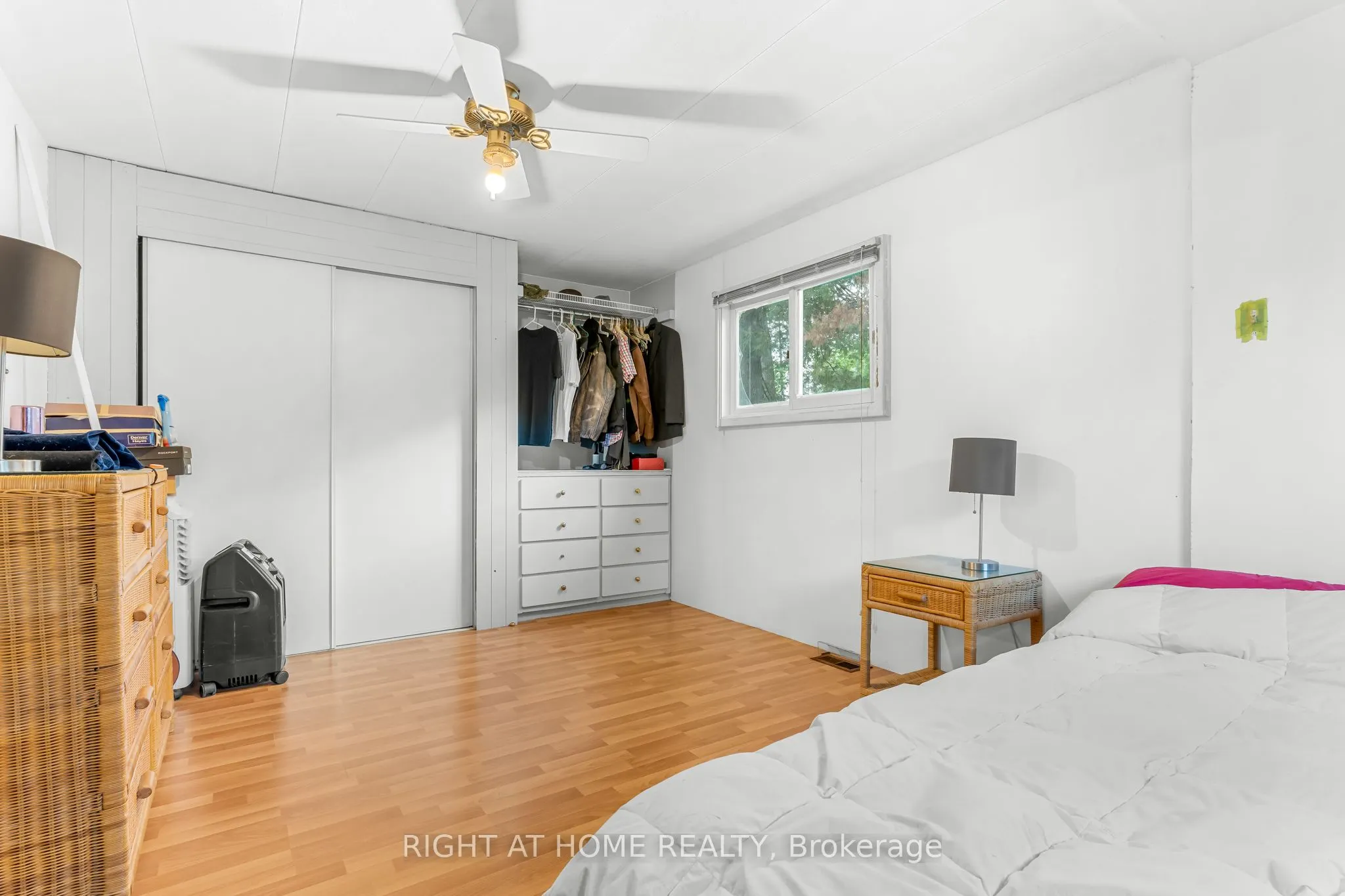 3 Carruthers Street S
