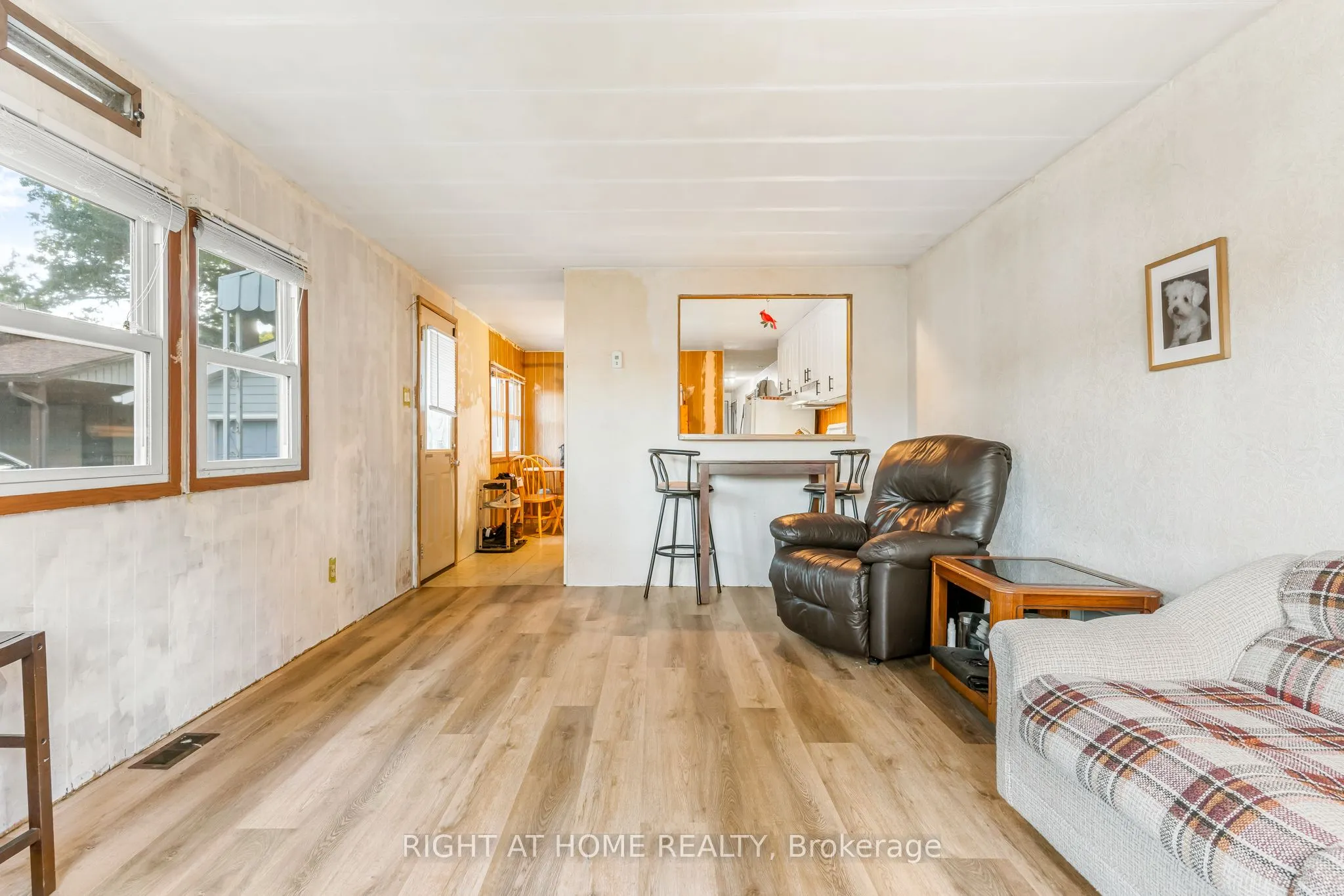 3 Carruthers Street S