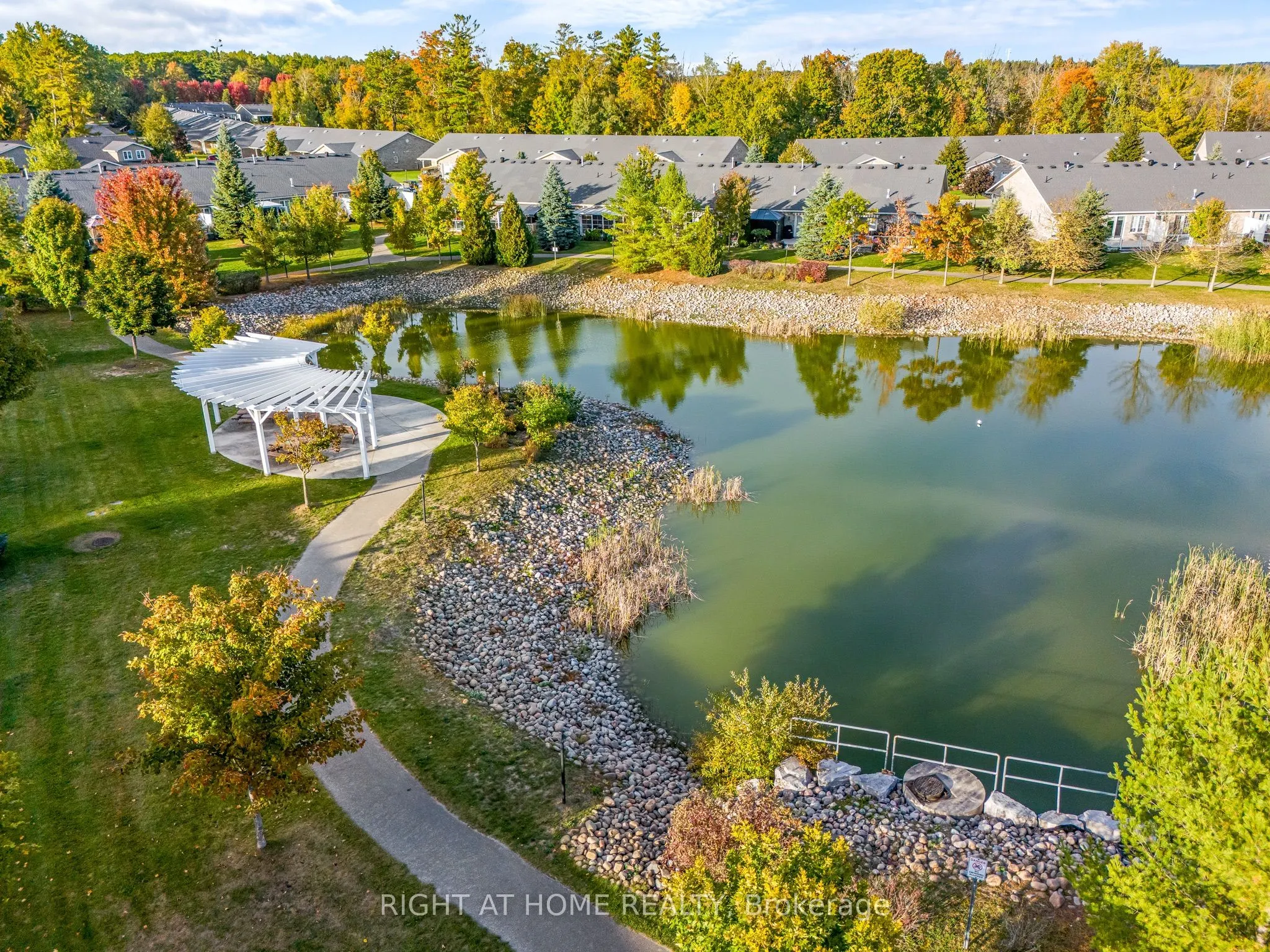 3 Carruthers Street S