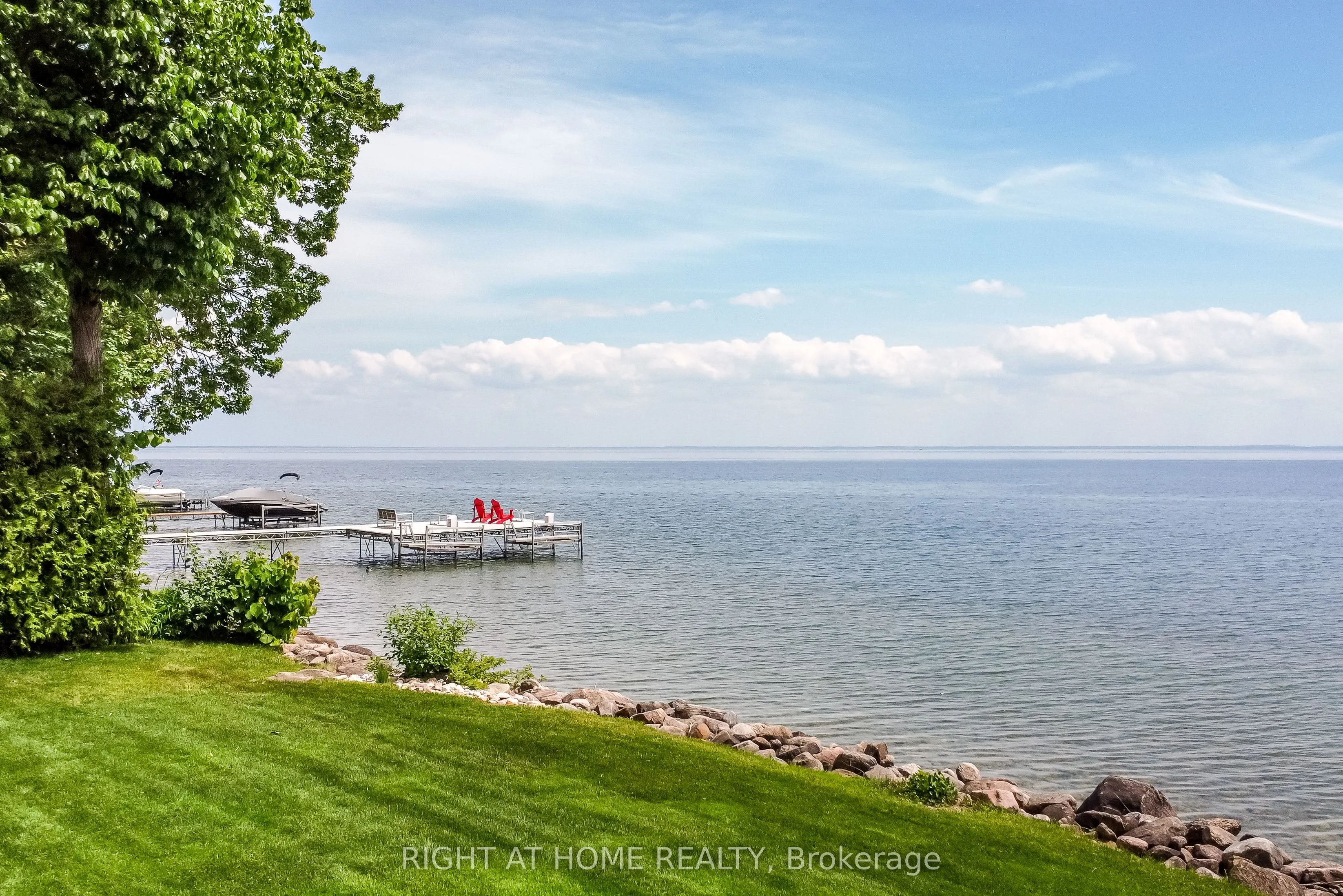 21 Lakeshore Road E