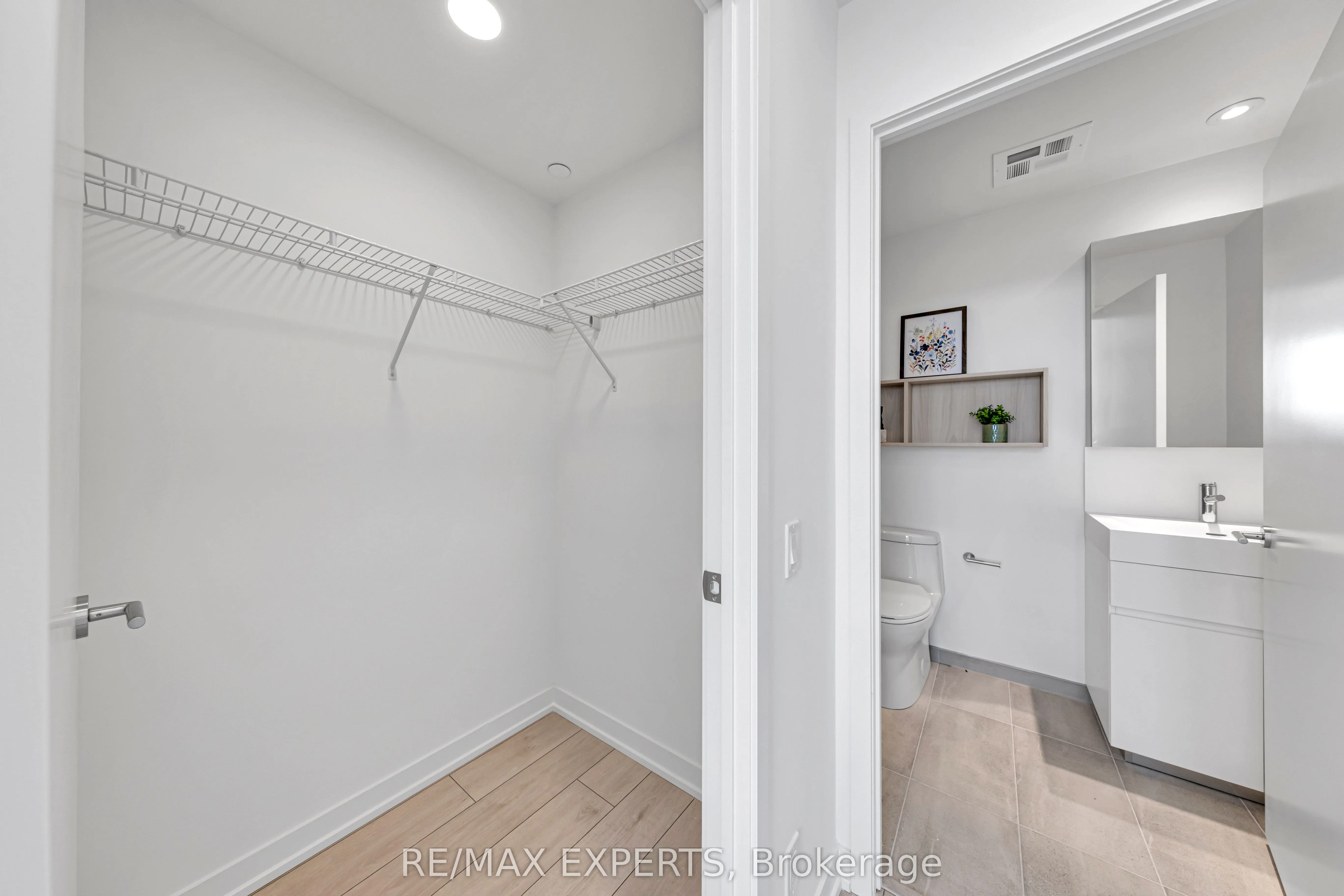 39 Mary Street W, #2102