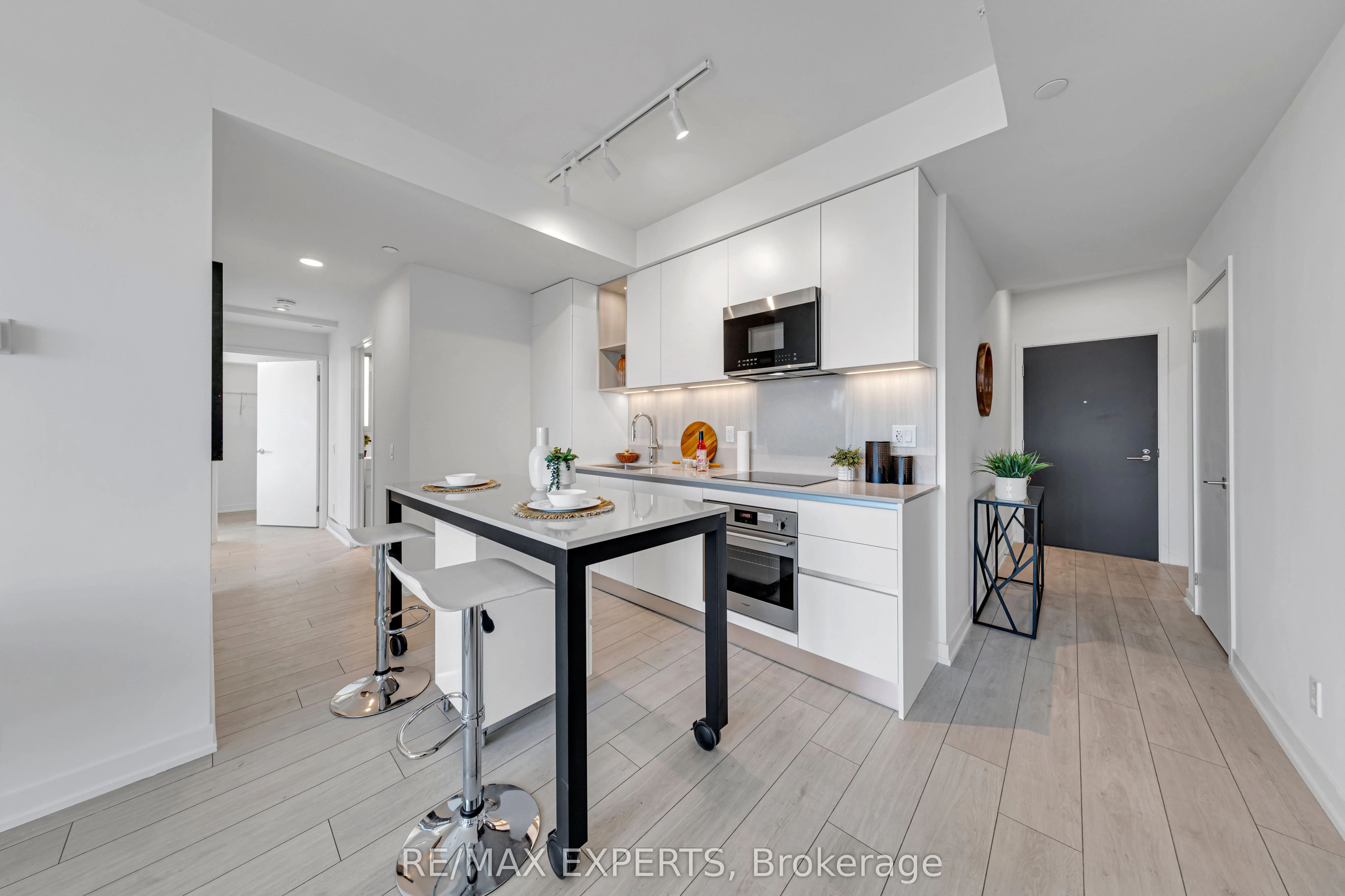 39 Mary Street W, #2102