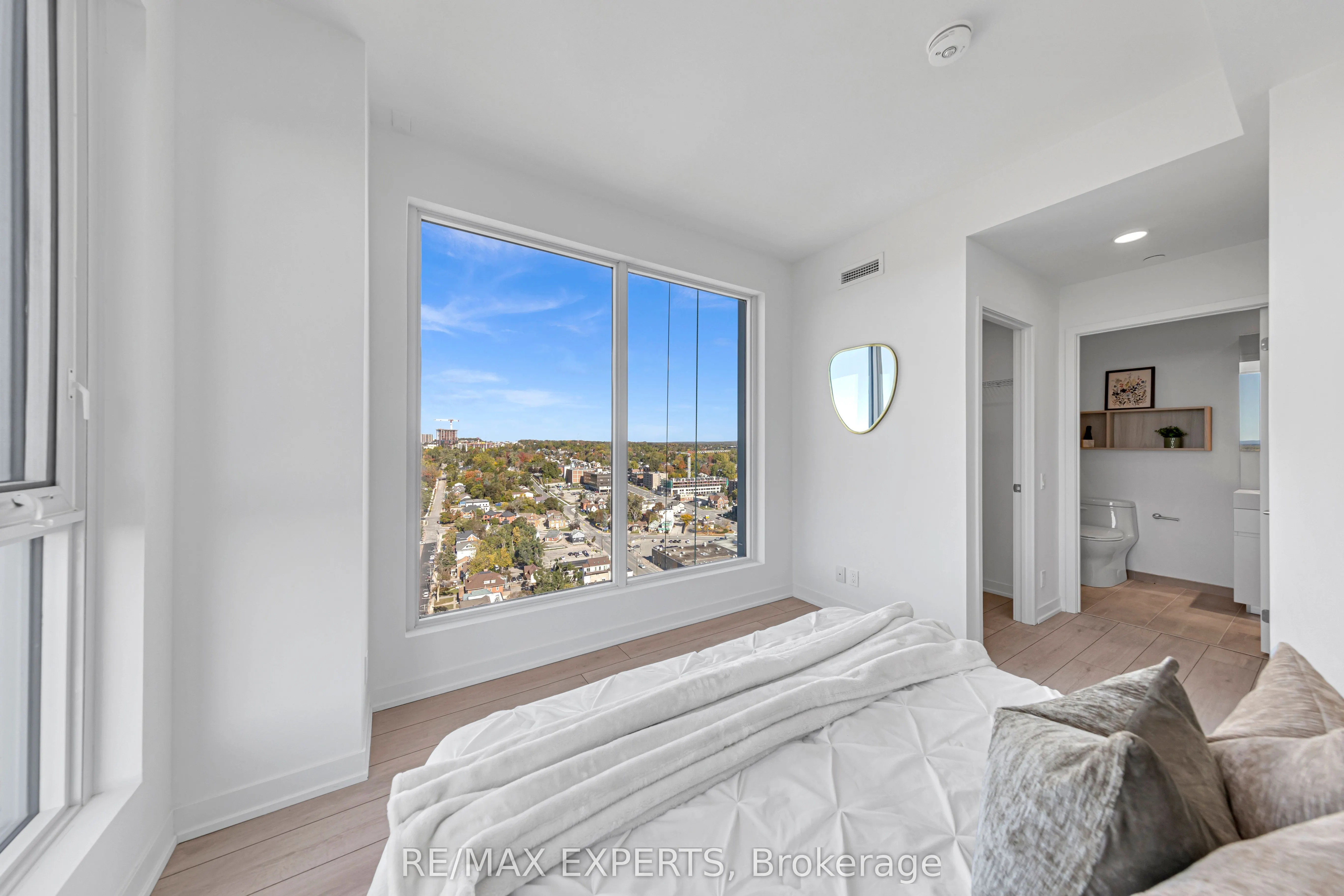 39 Mary Street W, #2102
