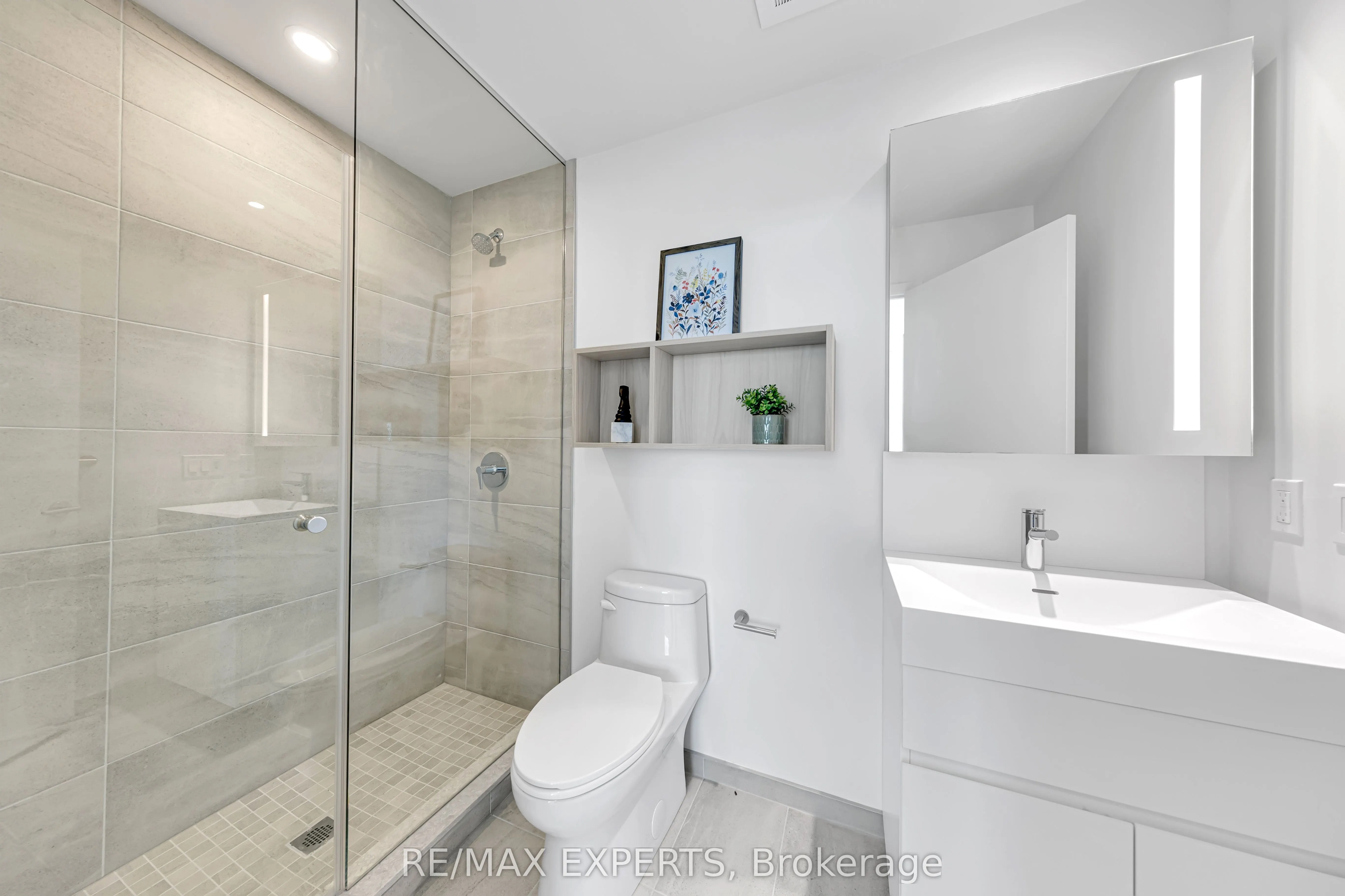 39 Mary Street W, #2102