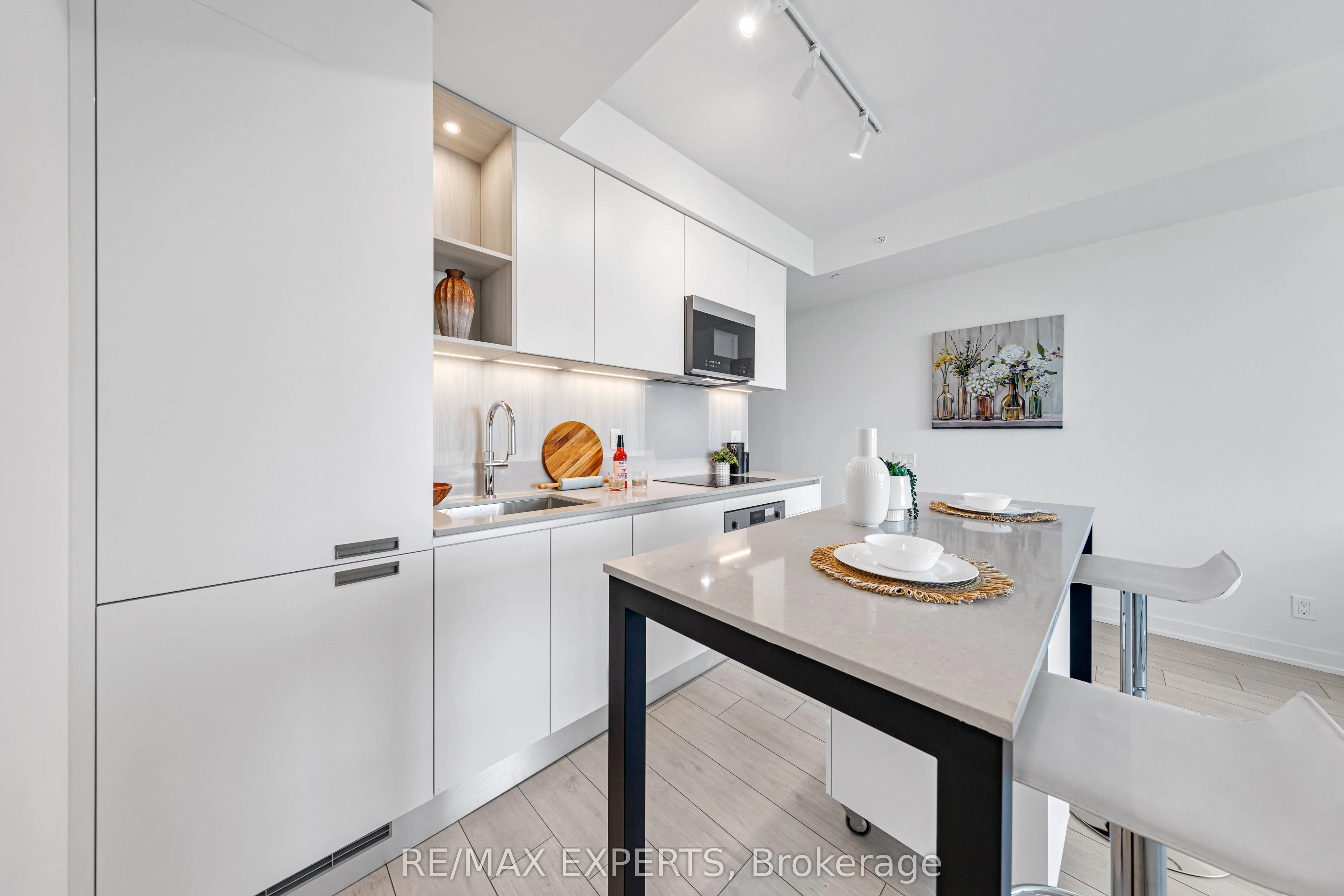 39 Mary Street W, #2102