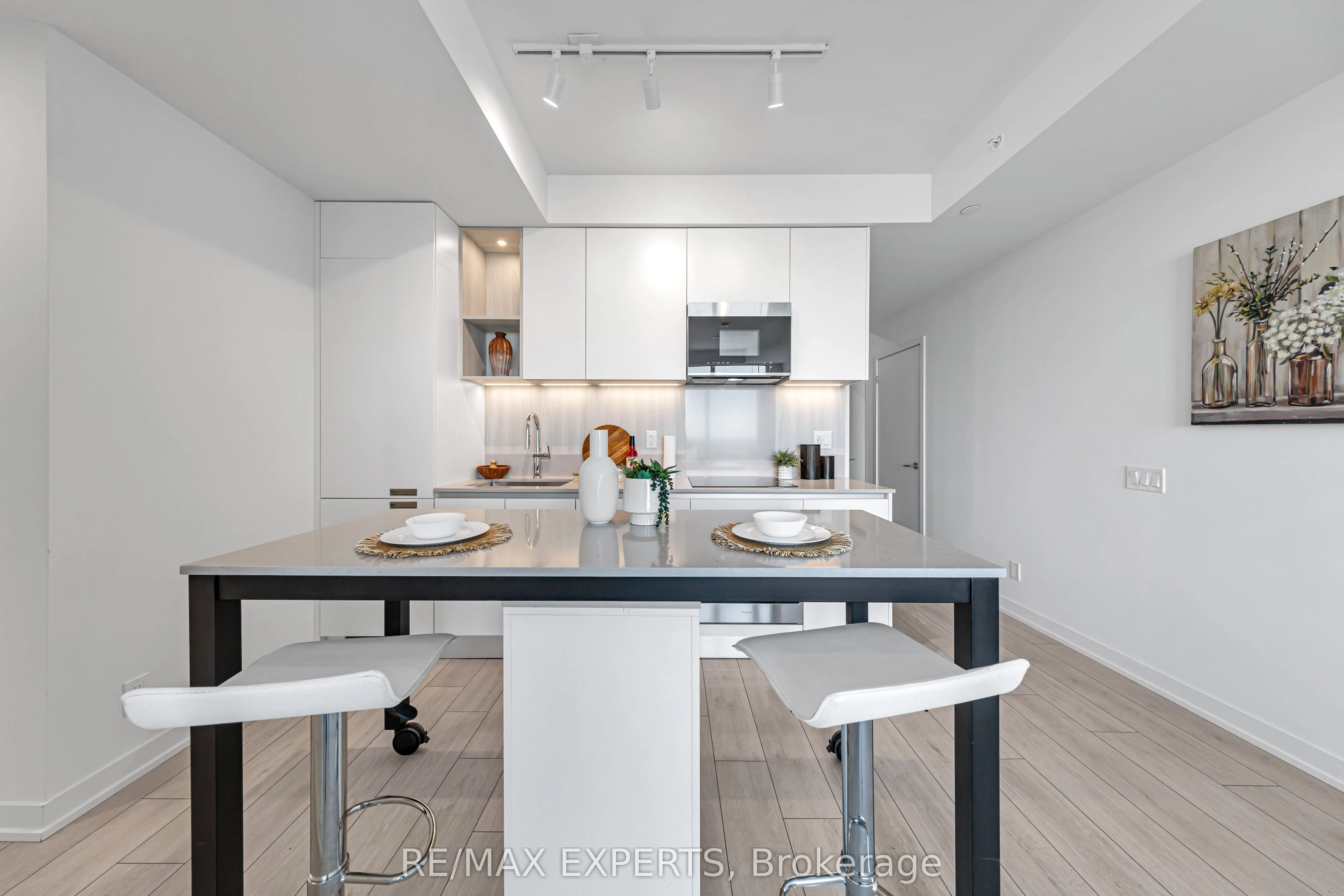 39 Mary Street W, #2102