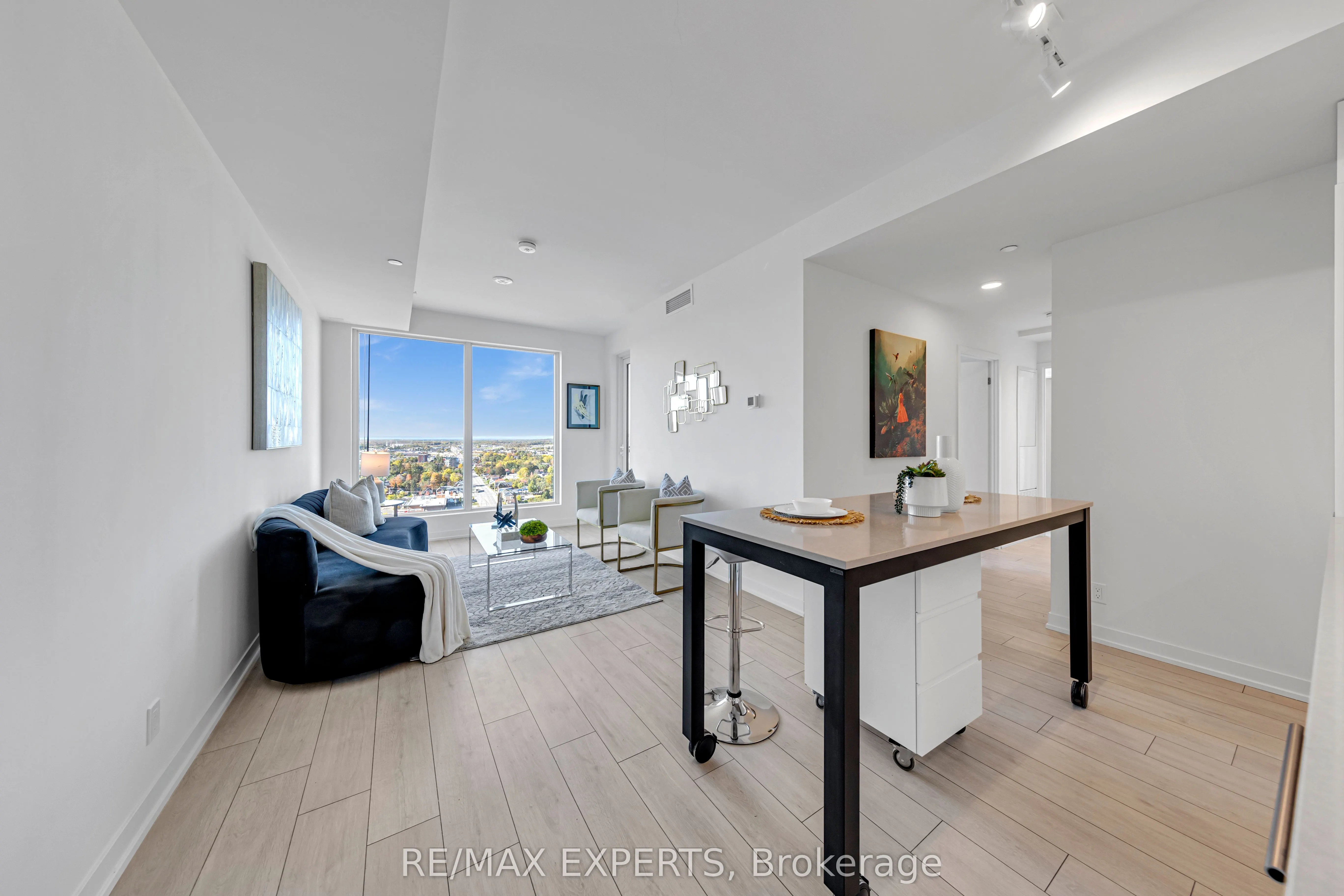 39 Mary Street W, #2102